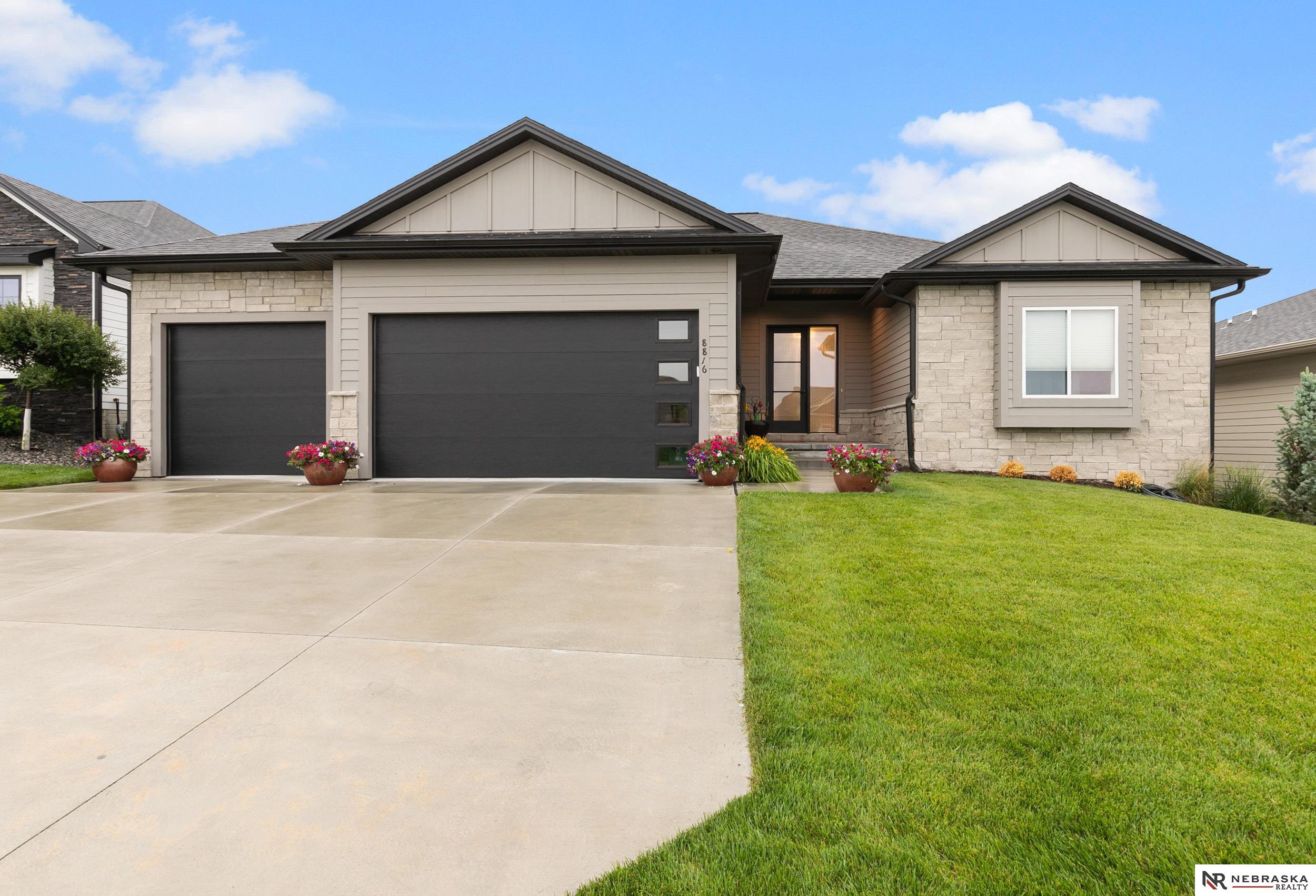 8816 Buckley Creek Road — photo