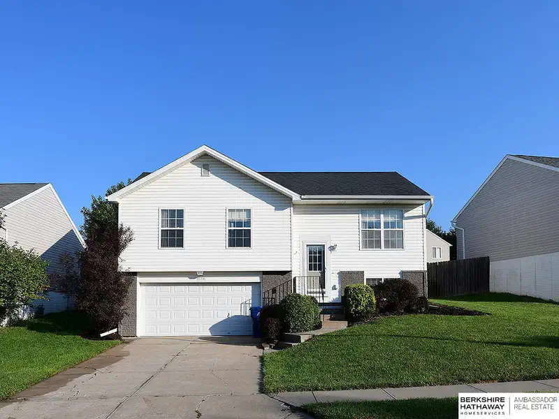 15306 Young Street — photo