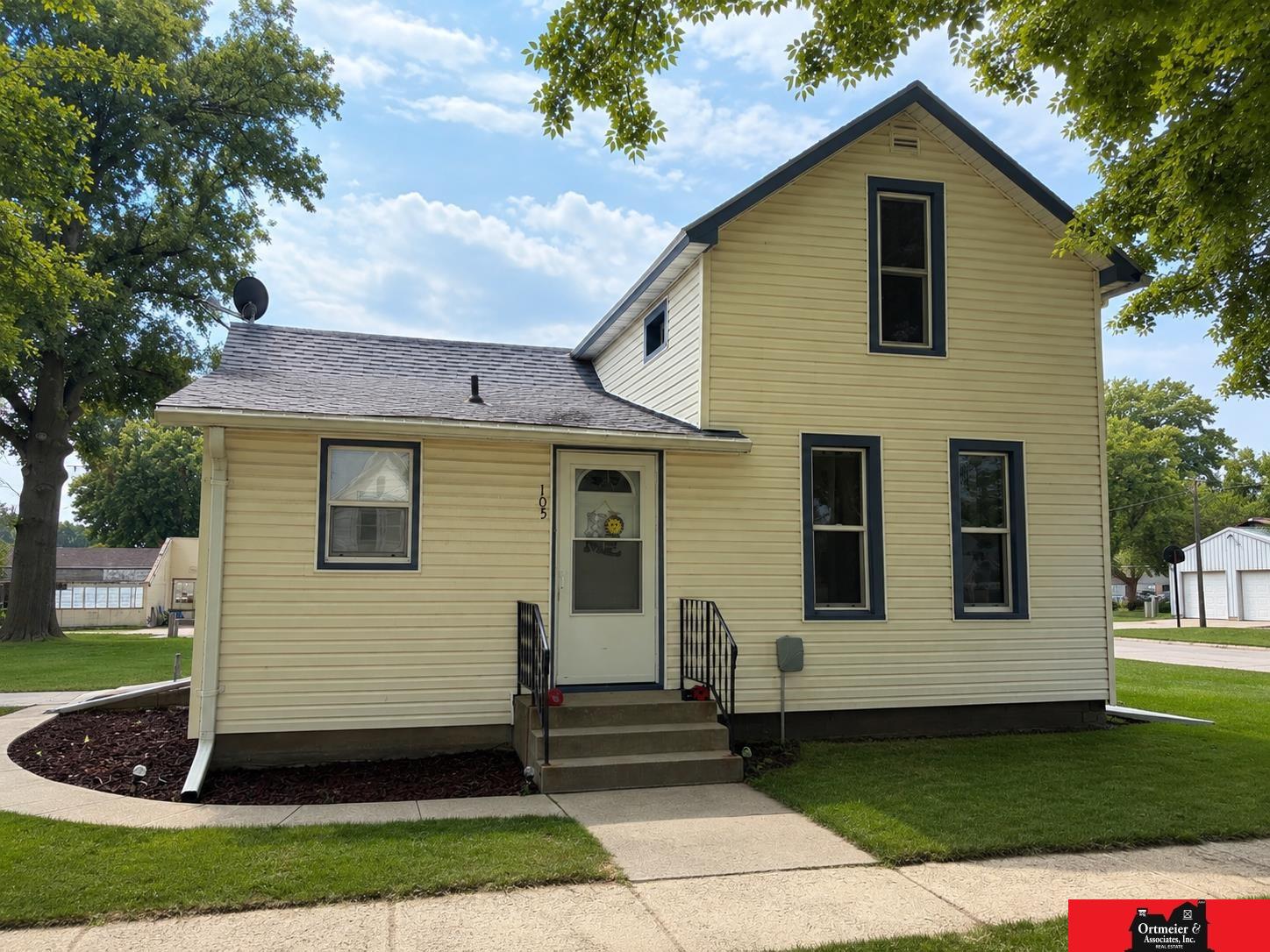 105 S Monroe Street — photo