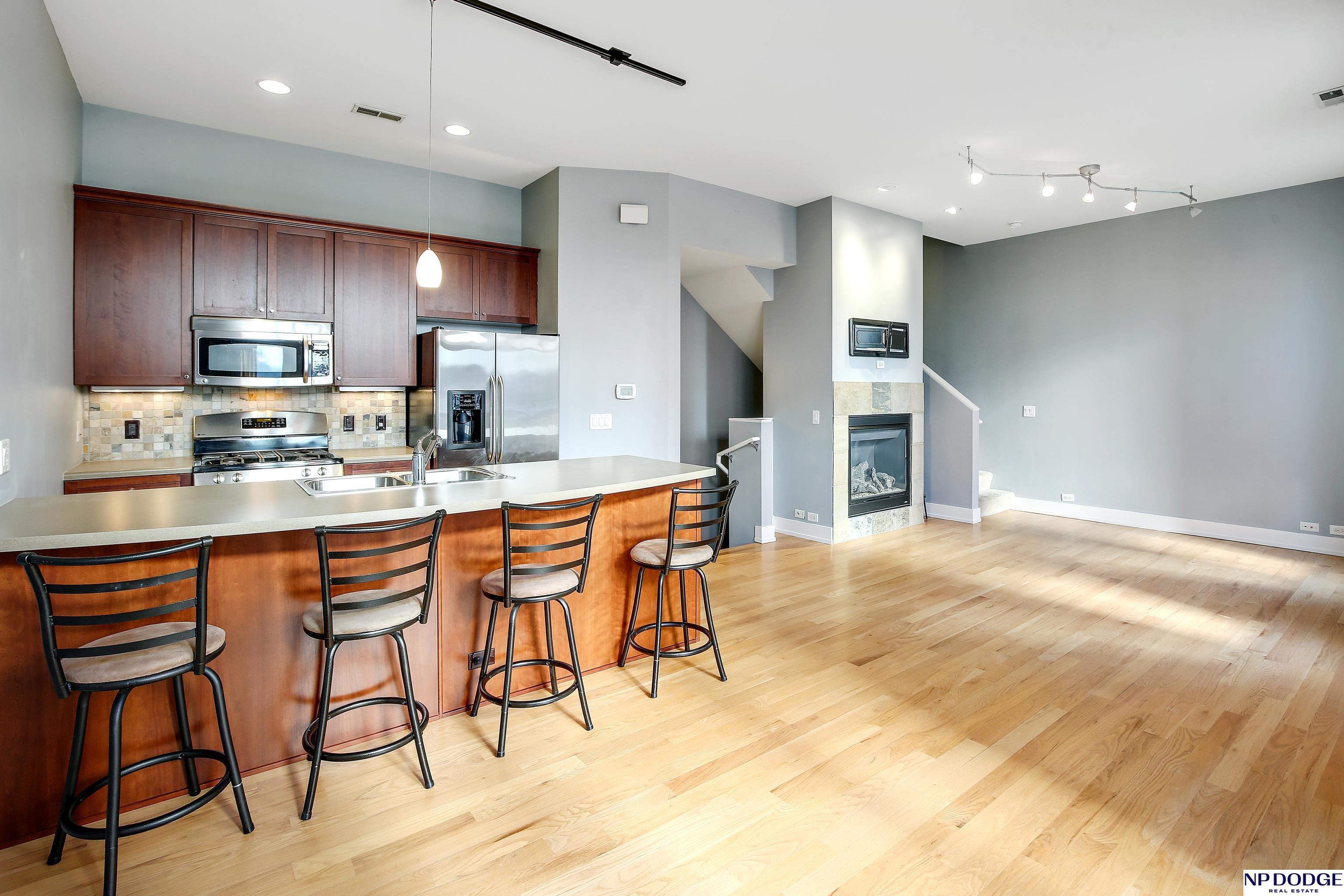 1213 Marcy Plaza — photo