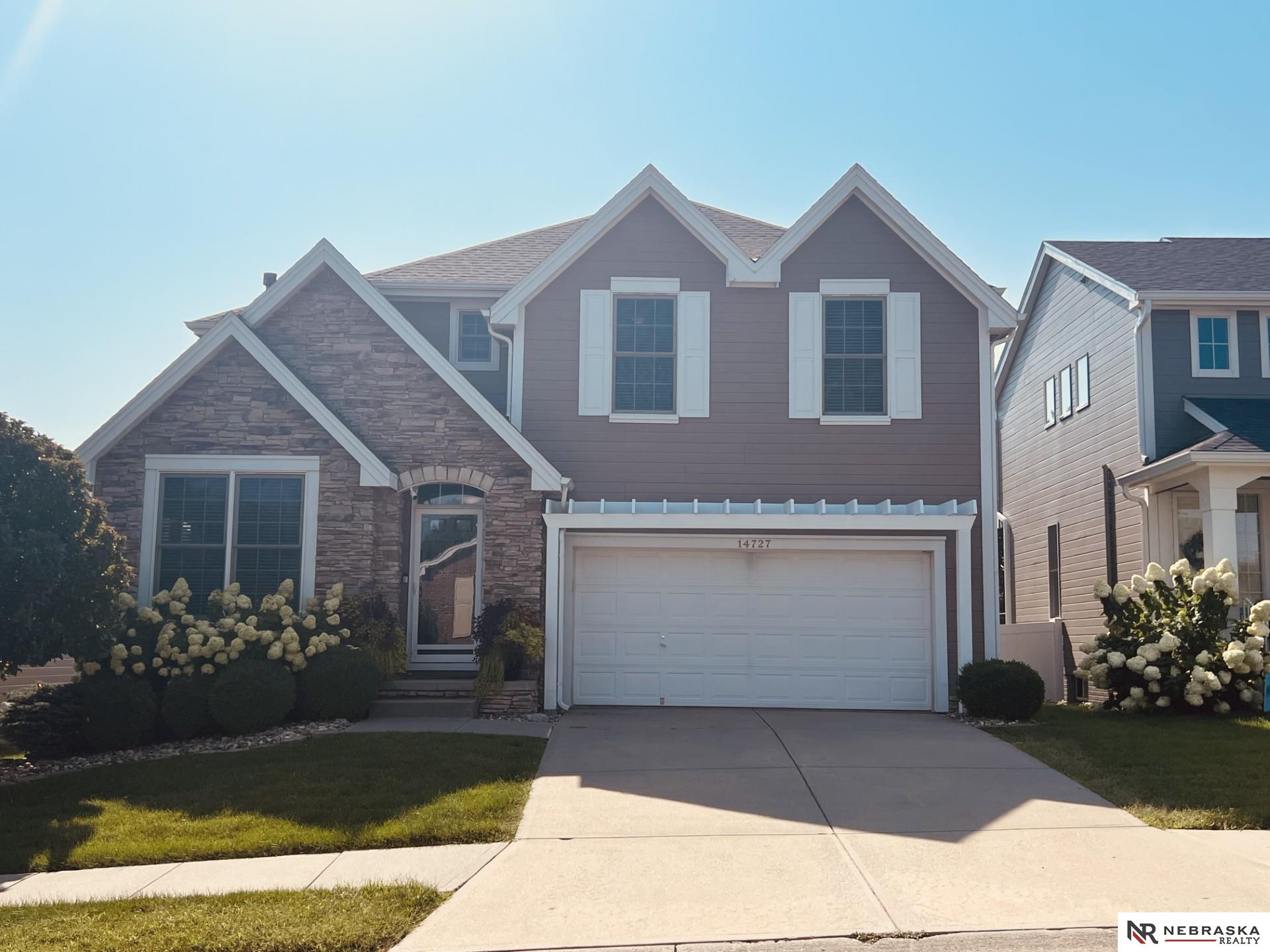 14727 Laurel Plaza — photo