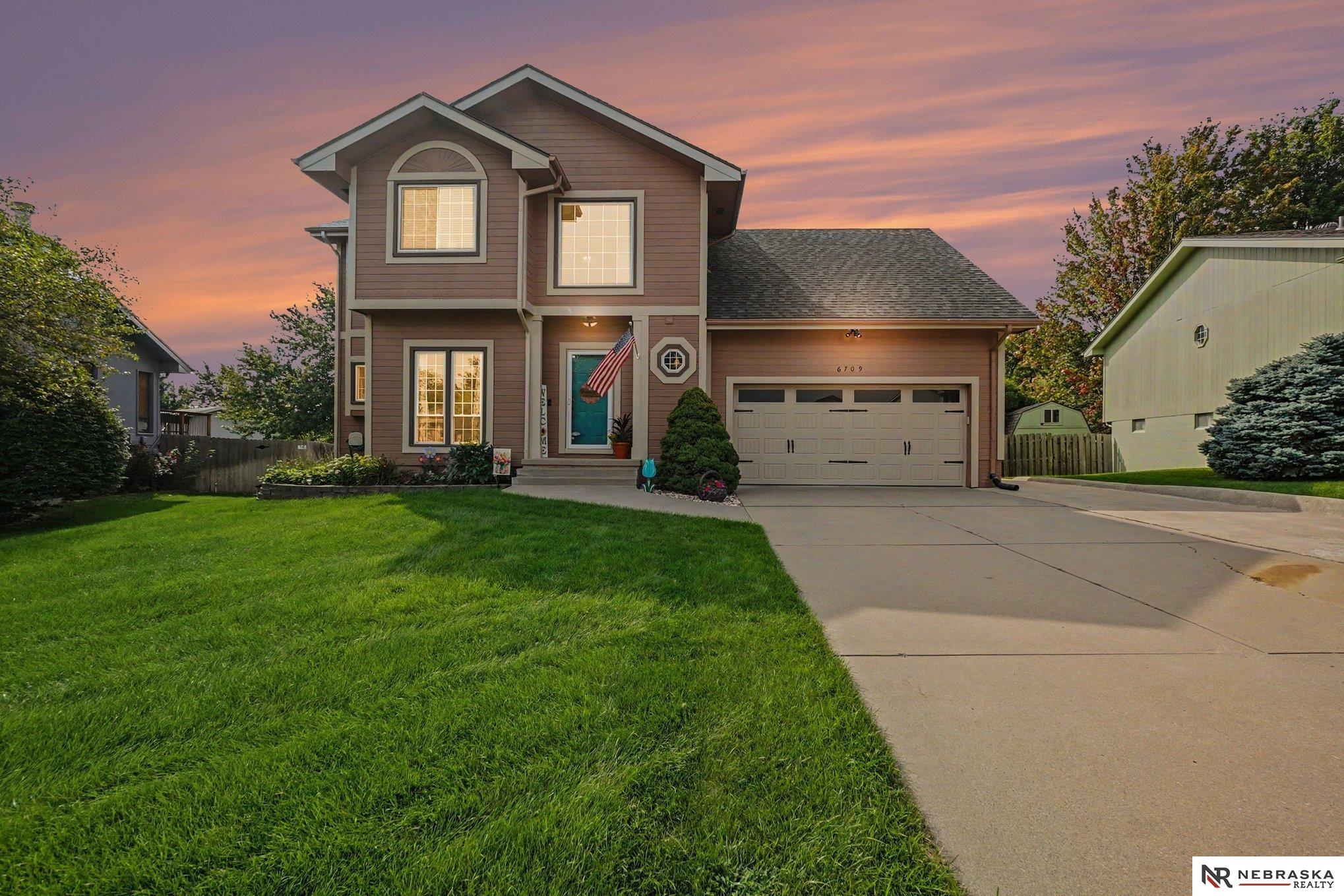 6709 Hillcrest Lane — photo
