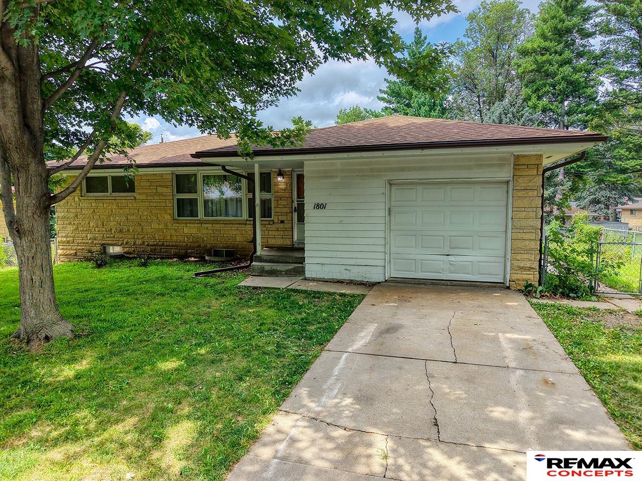 1801 E Manor Drive — photo