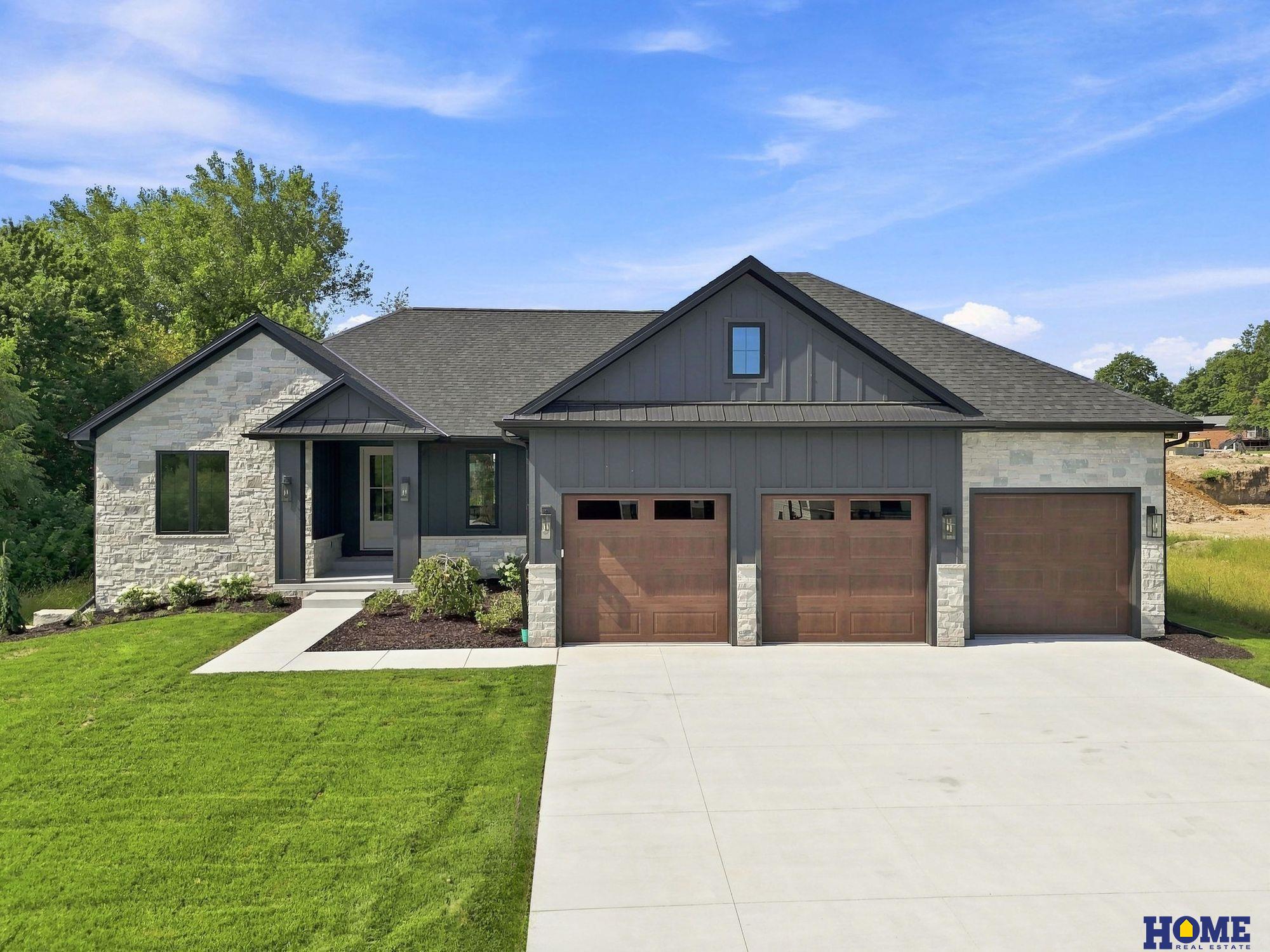 8817 Sandalwood Drive — photo