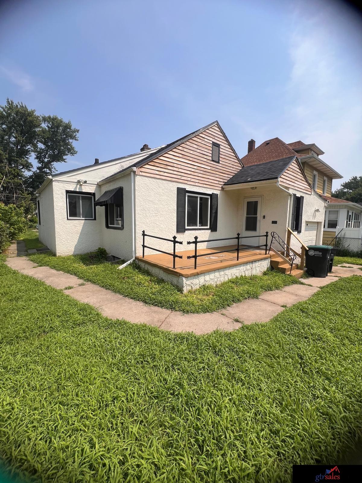 3178 Fowler Avenue — photo