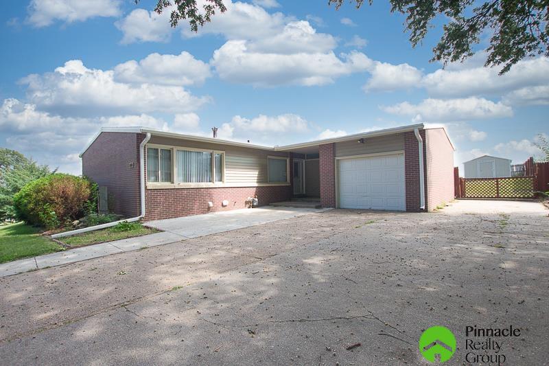5211 W Superior Street — photo