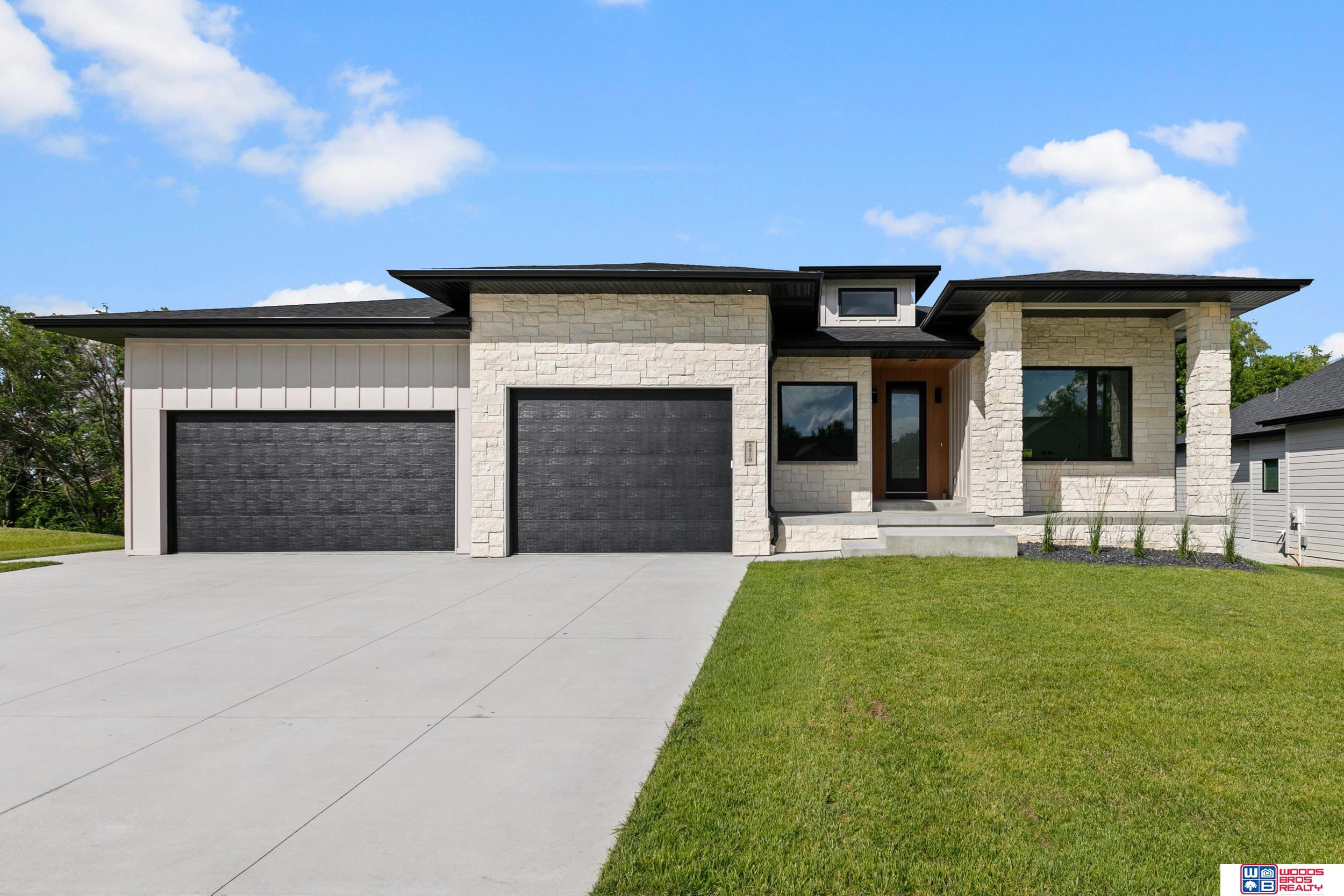 8810 Sandalwood Drive — photo