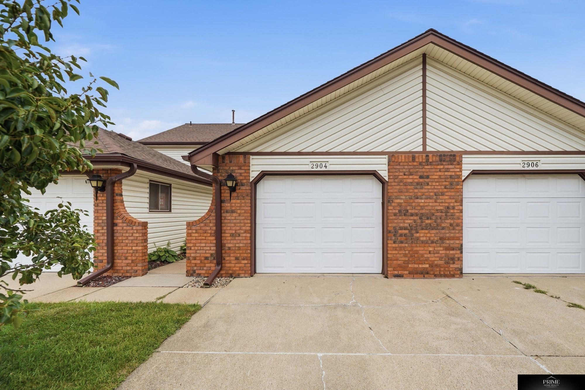 2904 Londonshire Court — photo