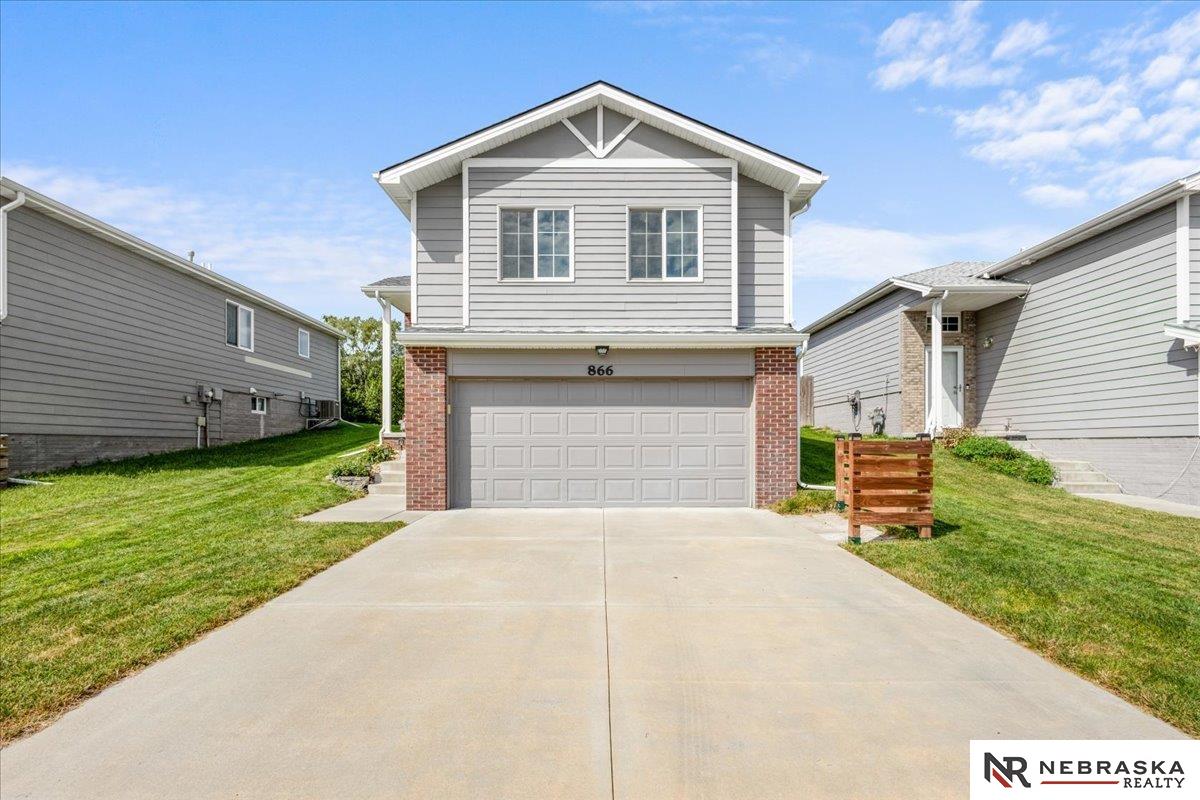 866 Barker Lane — photo