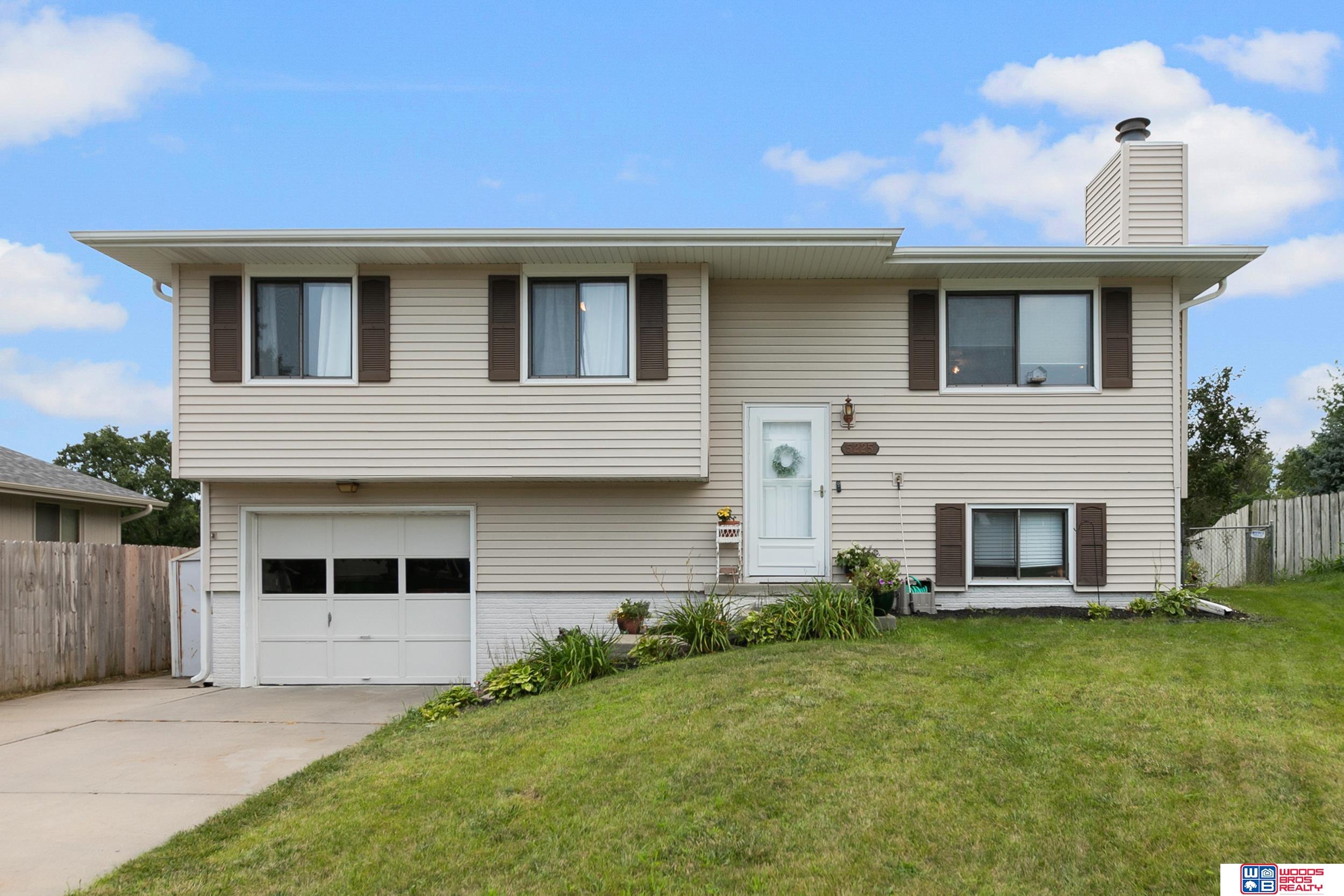 5225 Hyde Park Court — photo
