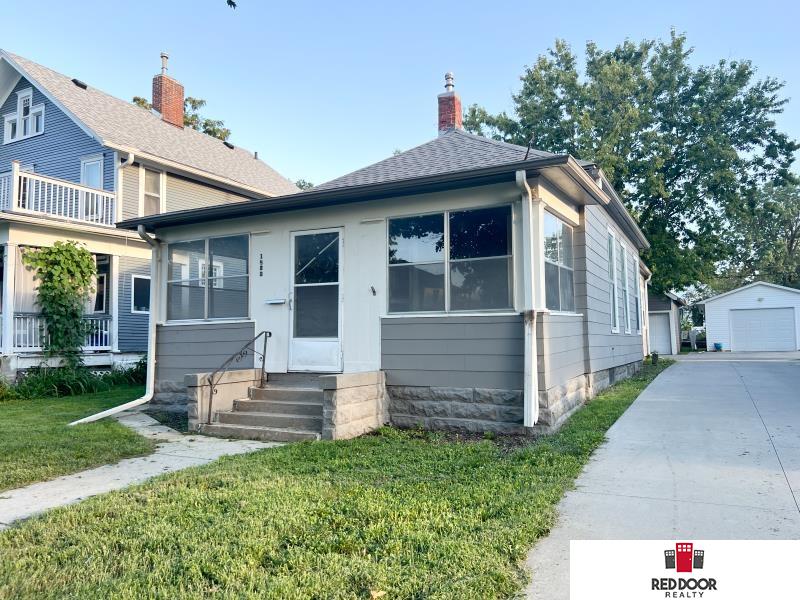 1823 Garfield Street — photo