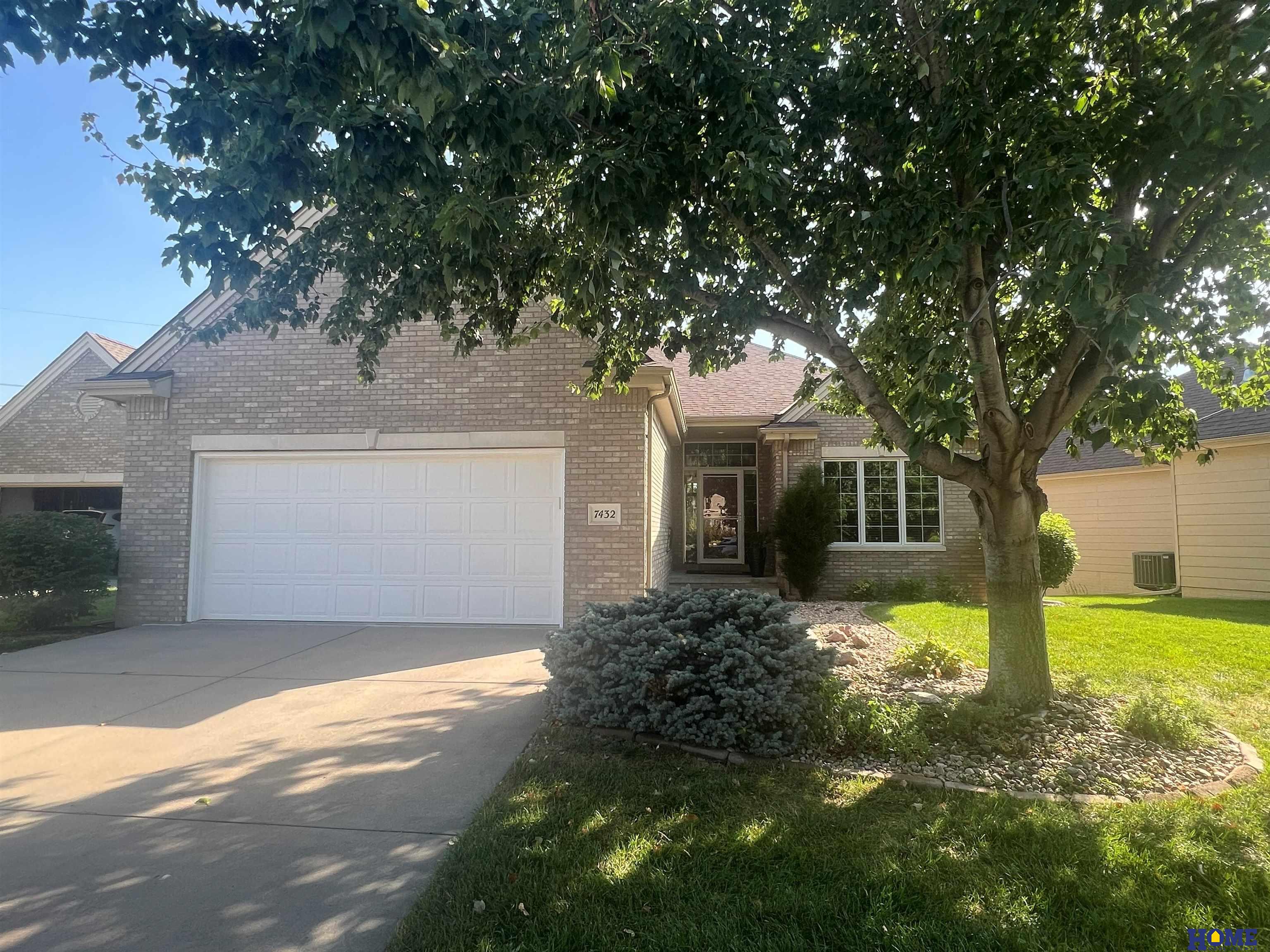 7432 Laura Lynn Court — photo