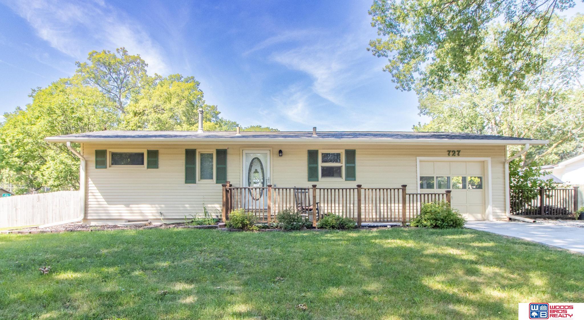727 Dale Drive — photo
