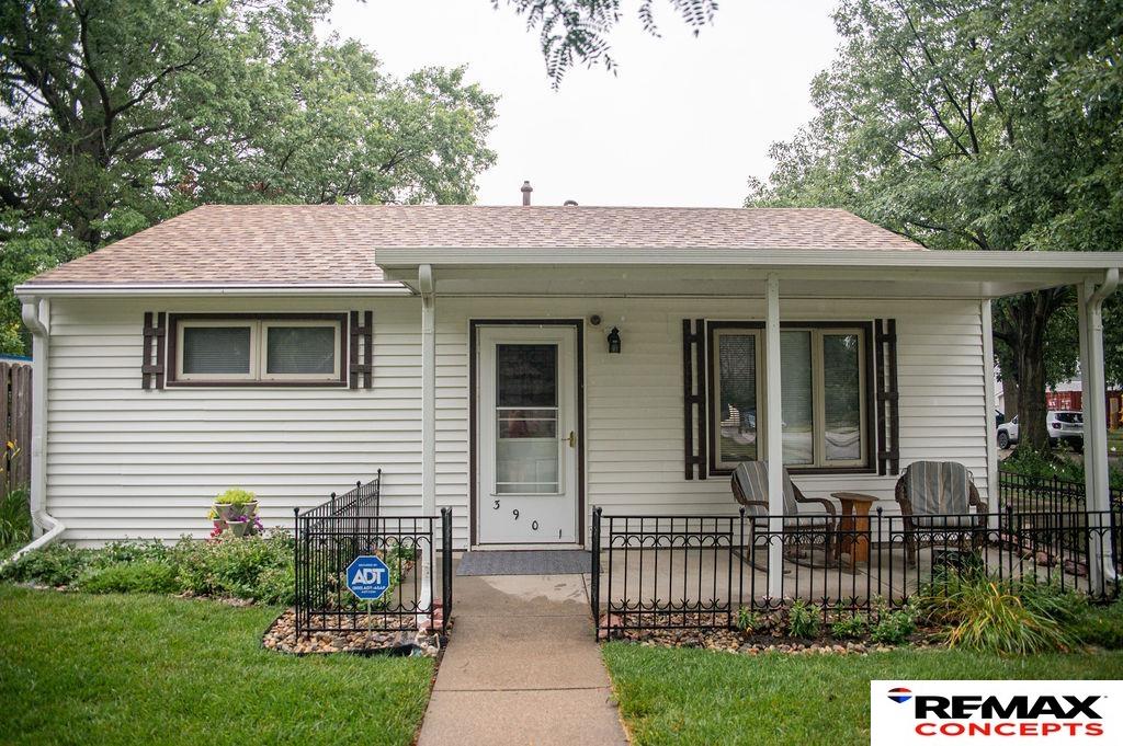 3901 Saint Paul Avenue — photo