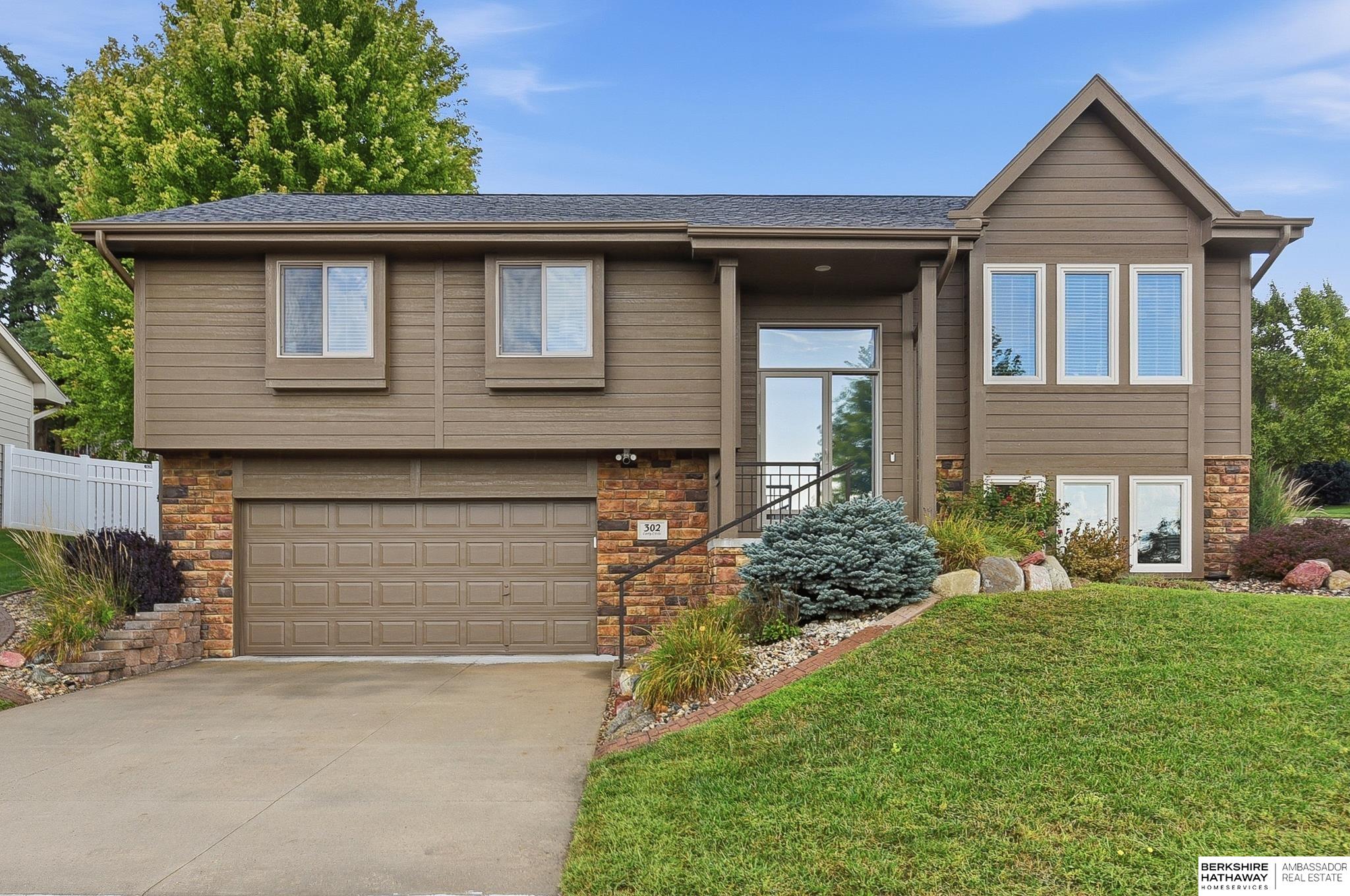 302 Carly Circle — photo