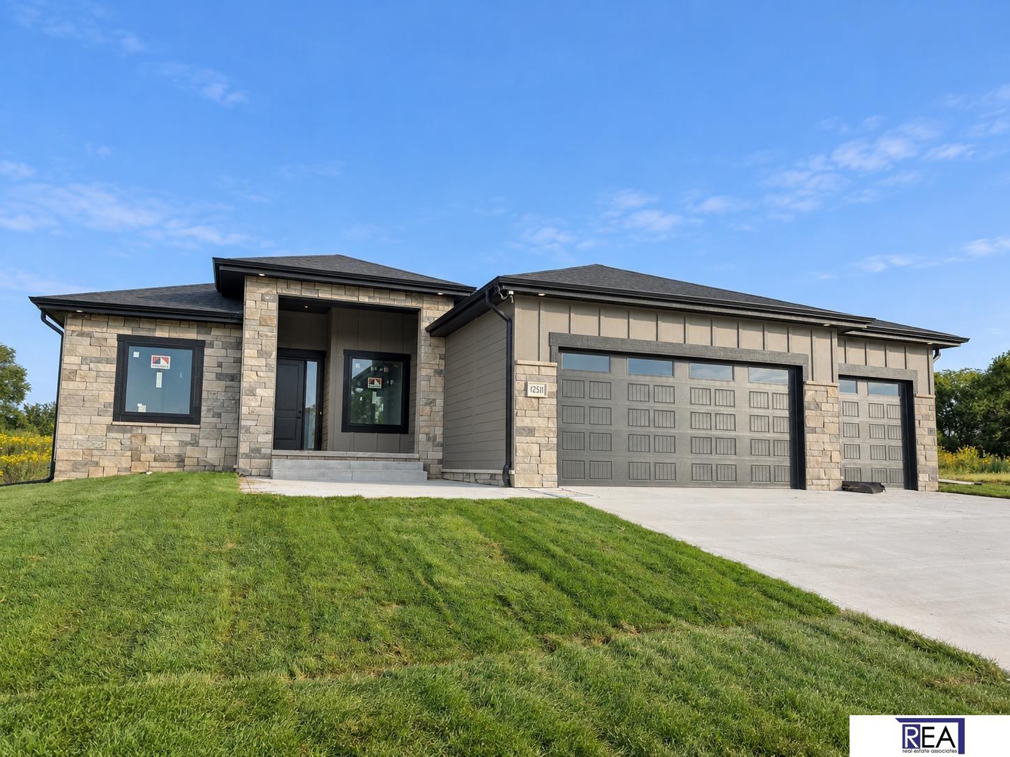 12511 S 87 Avenue — photo