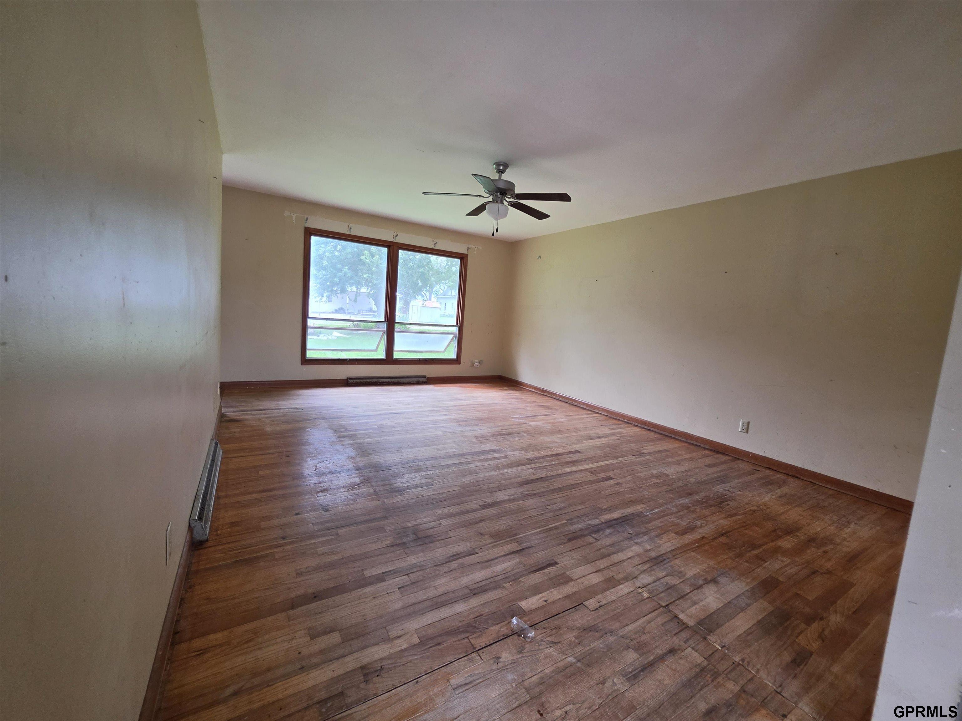 612 E Elm Street, Sutton, NE 68979 — photo 2