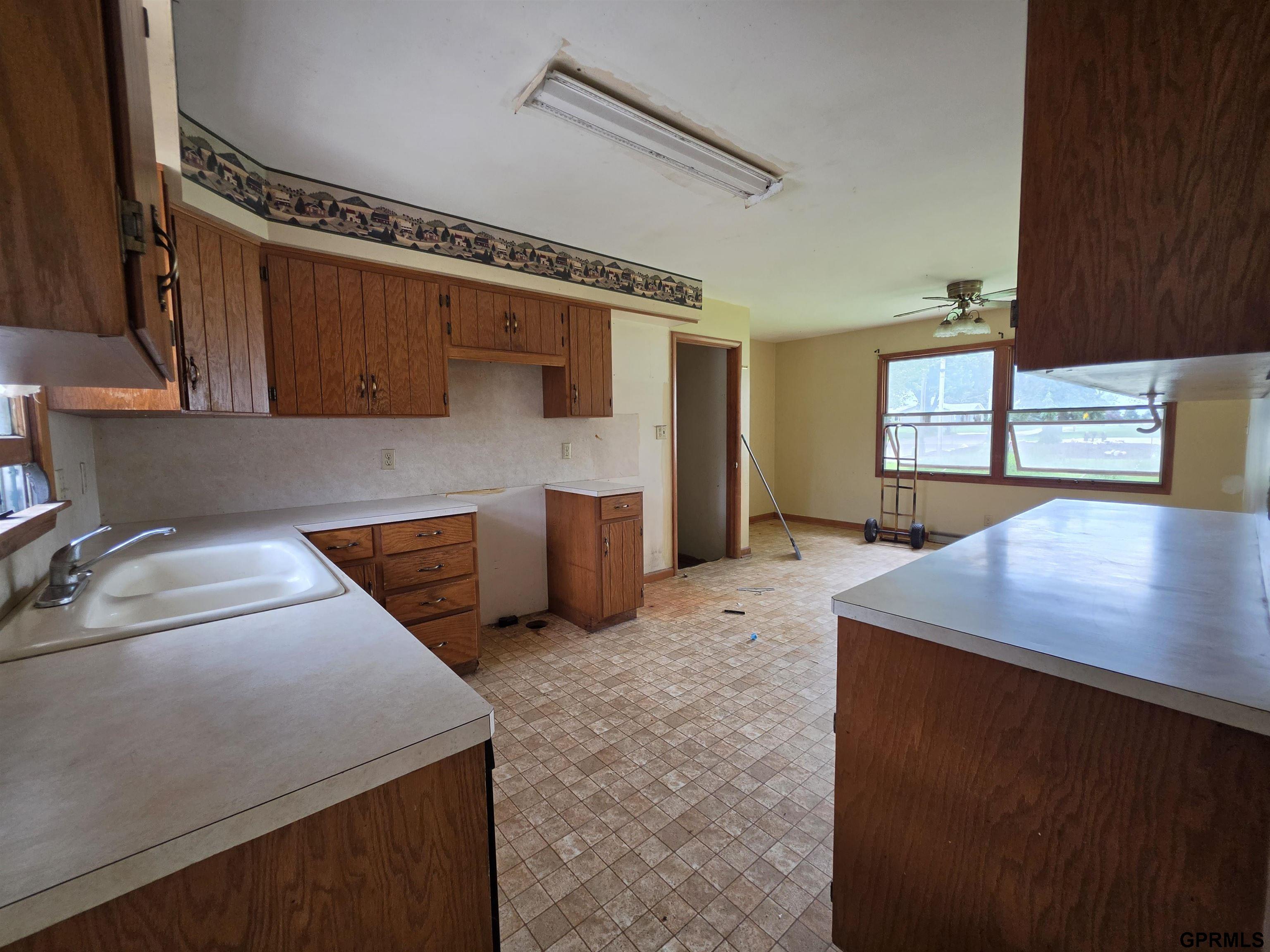 612 E Elm Street, Sutton, NE 68979 — photo 3