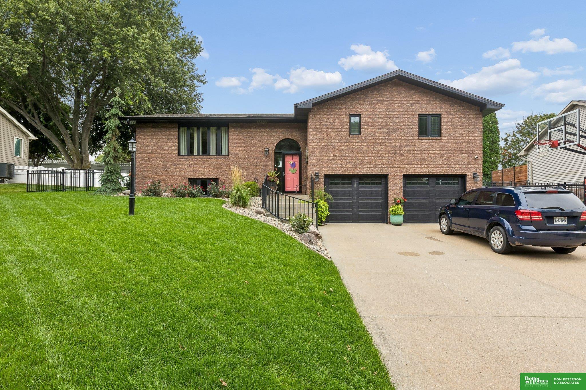 2711 Eagle Drive — photo