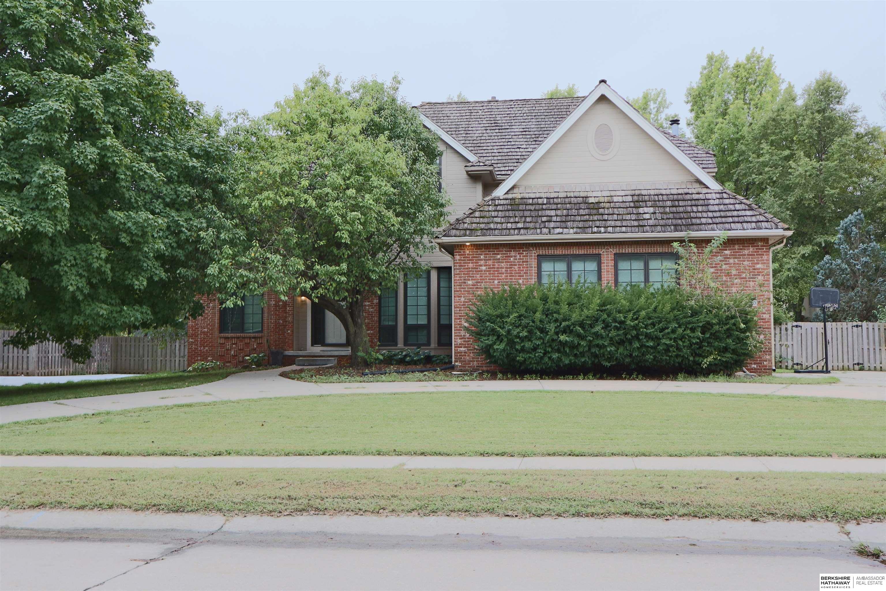 16623 Howard Circle — photo