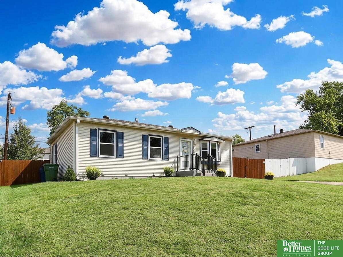 2206 Lillian Street — photo