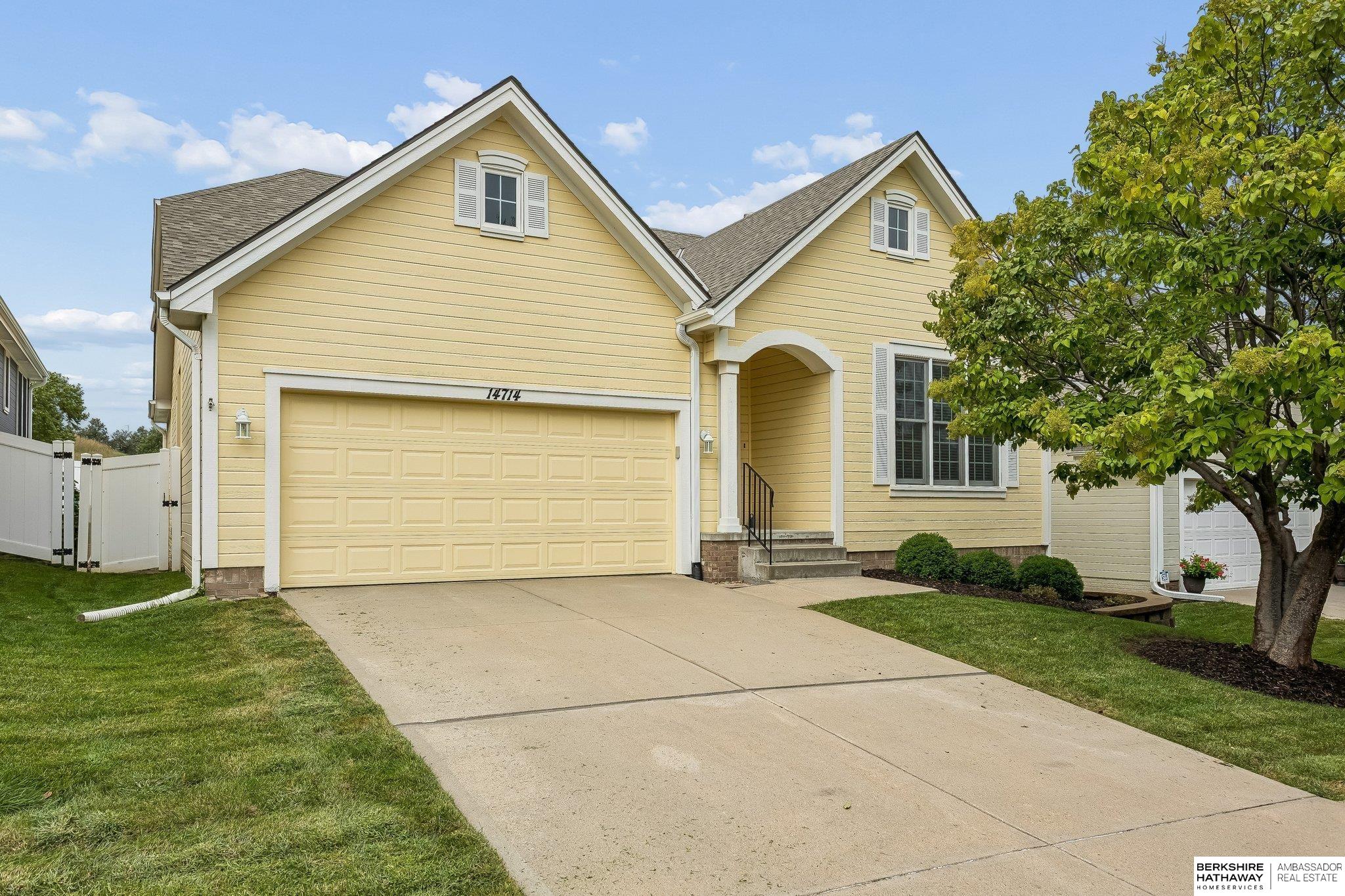 14714 Laurel Plaza — photo