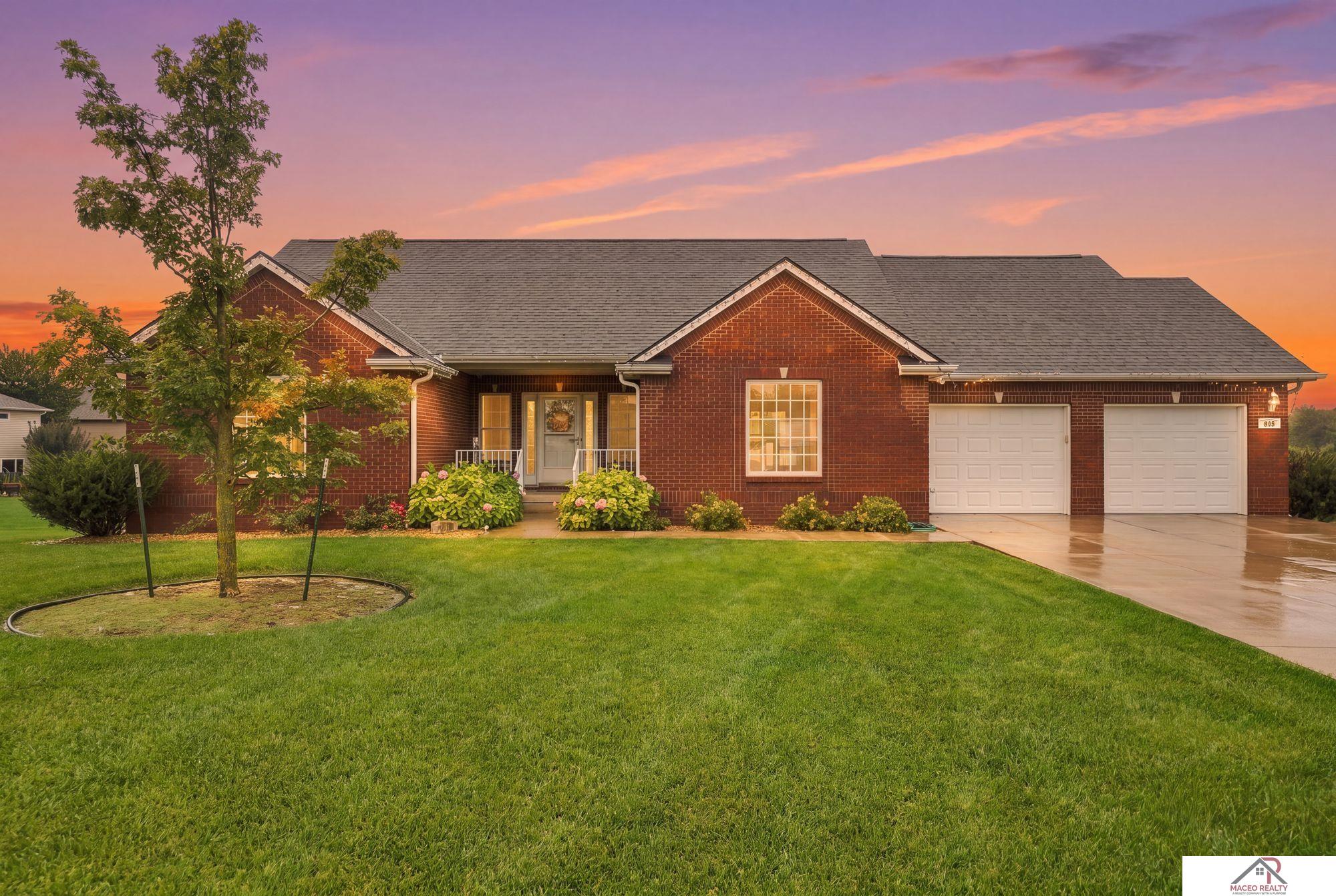 805 Fairway Court — photo