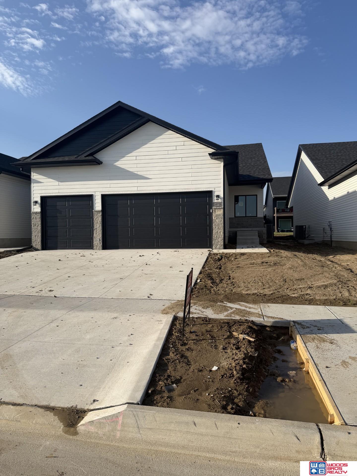 10720 Dominion Drive — photo