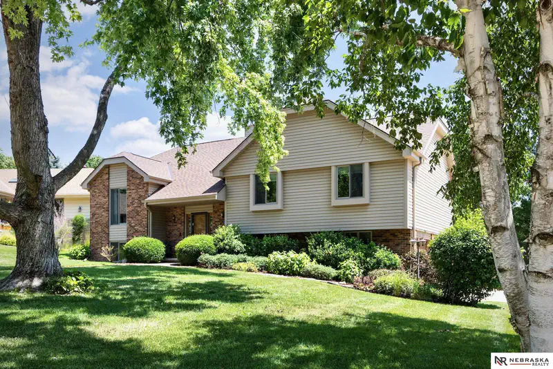 205 N 159 Circle — photo