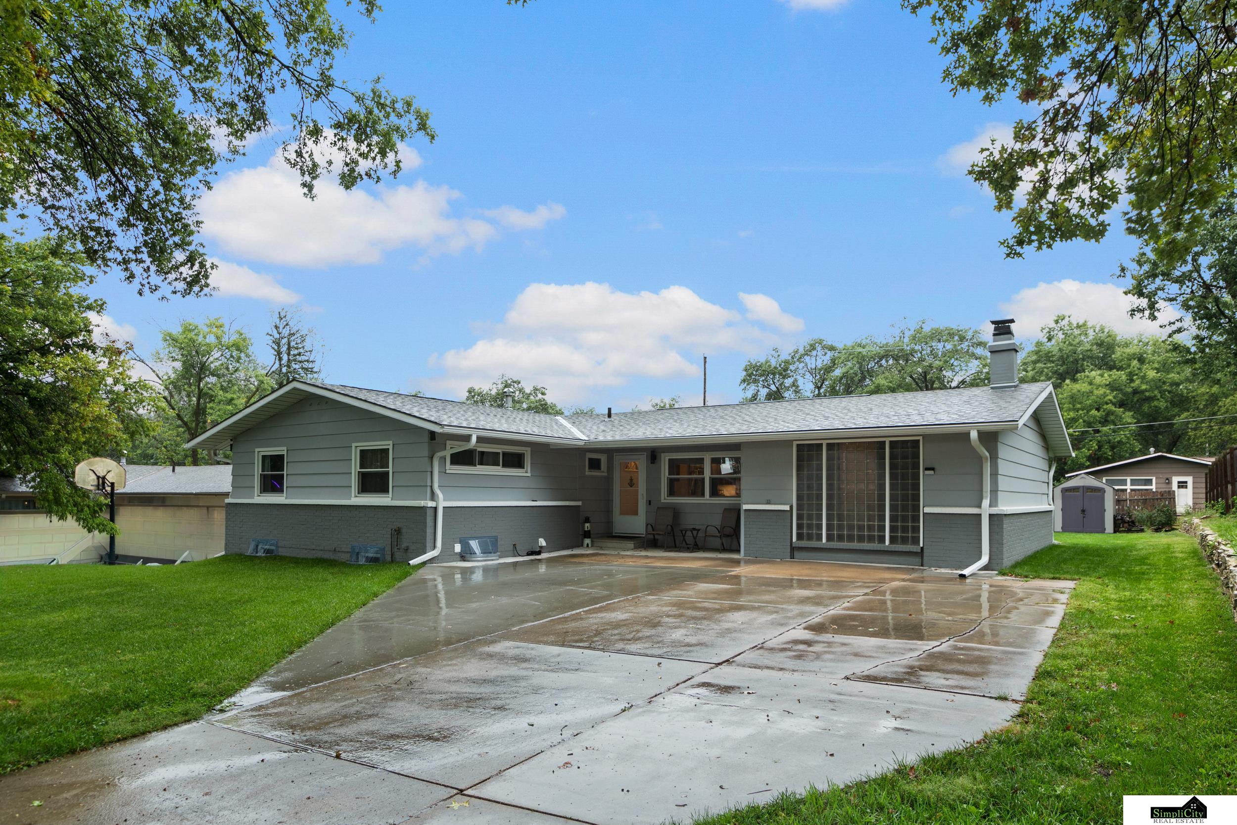 623 Lyncrest Drive — photo