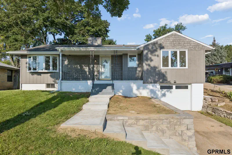 1010 Parkway Drive — photo