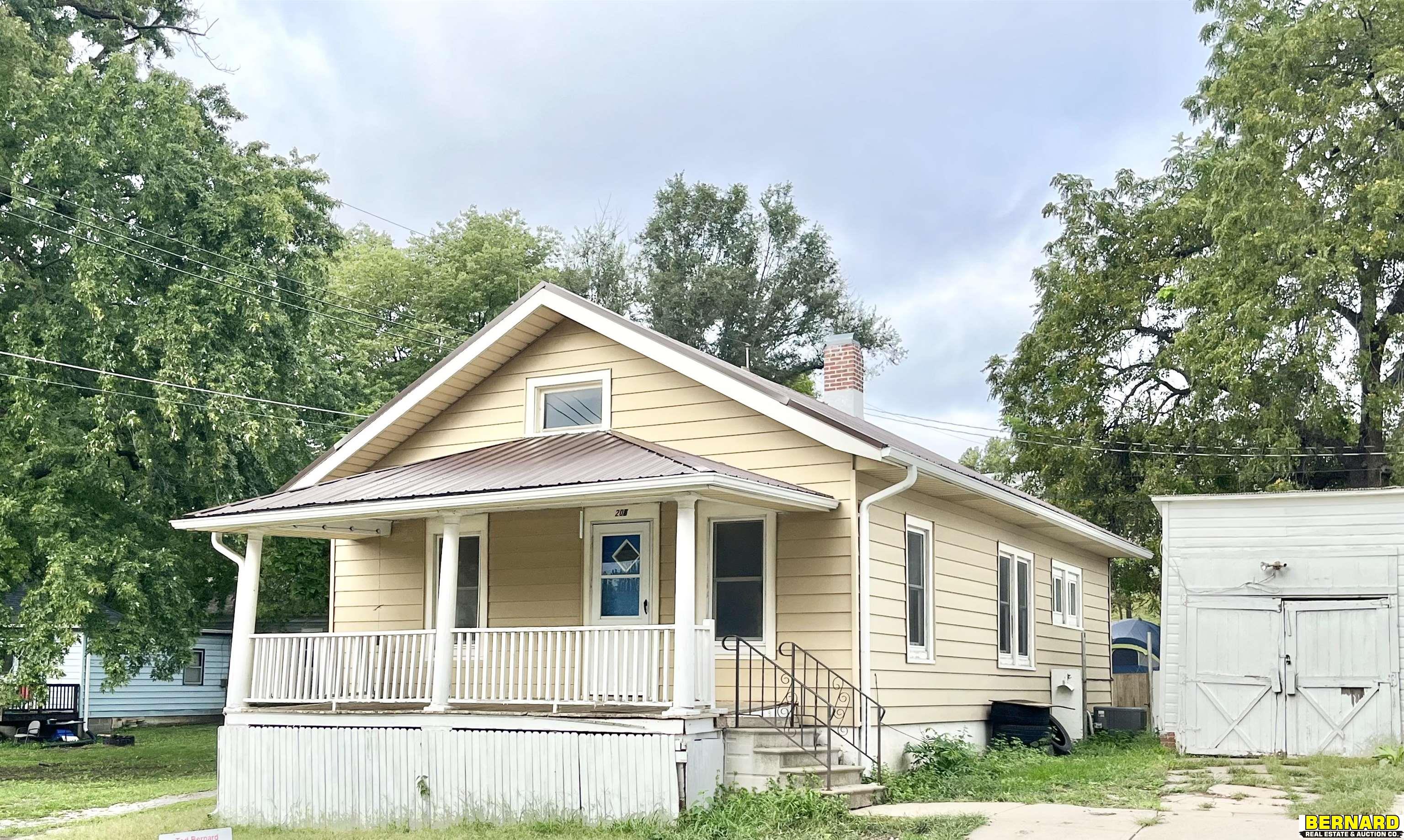 208 S 5th Street — photo