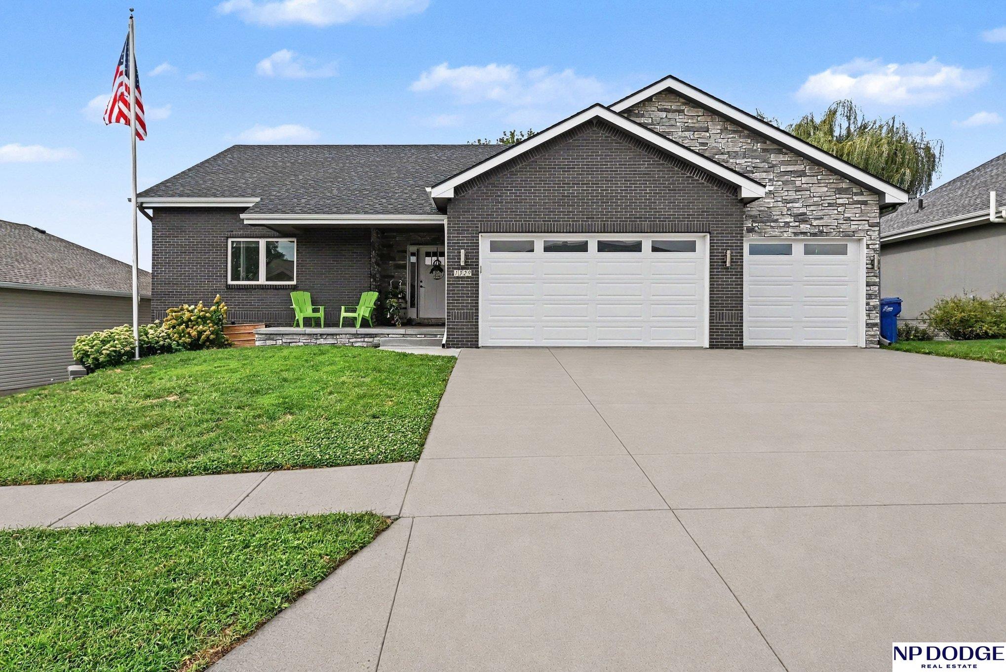 1329 Linden Drive — photo