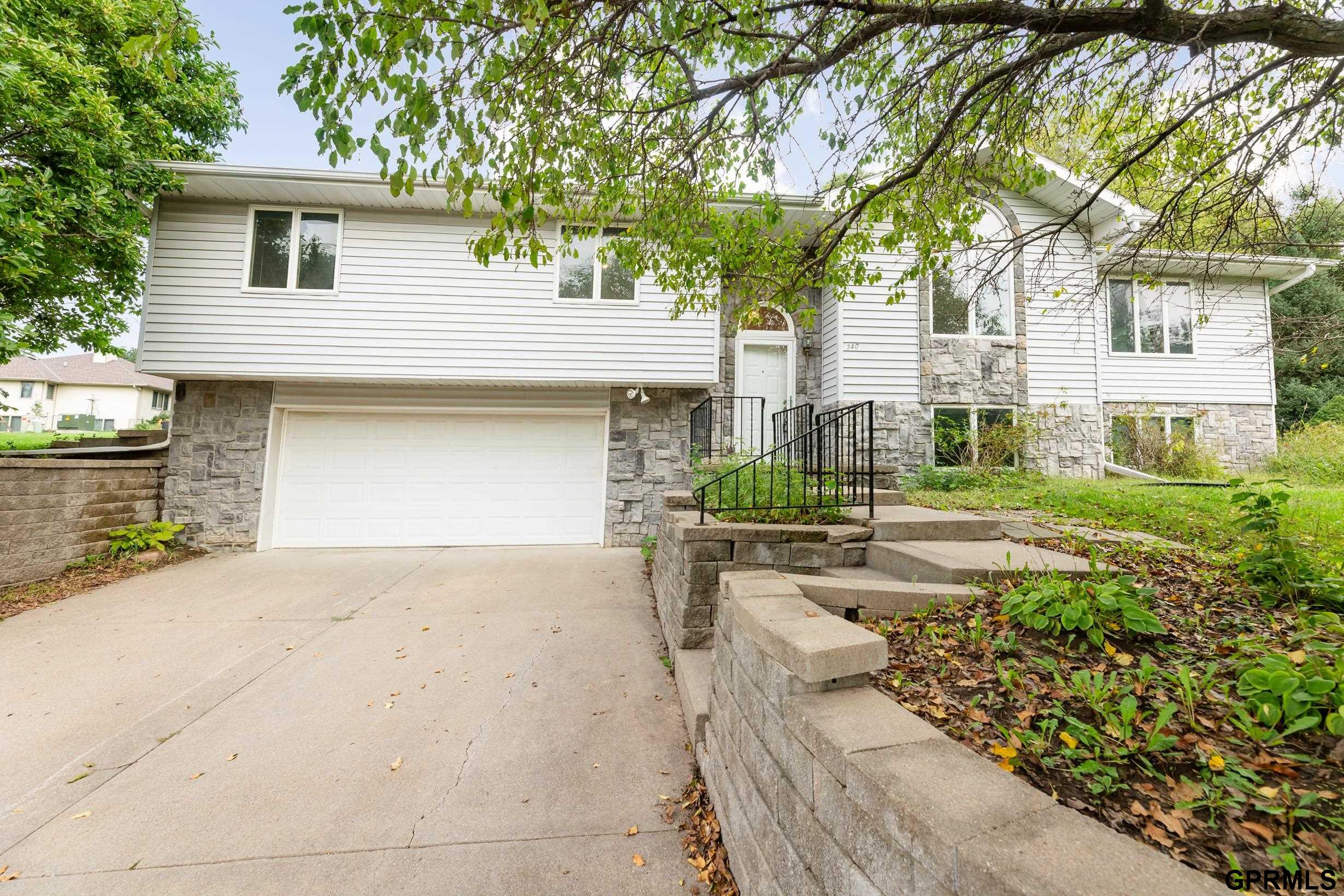 340 Pinewood Drive — photo