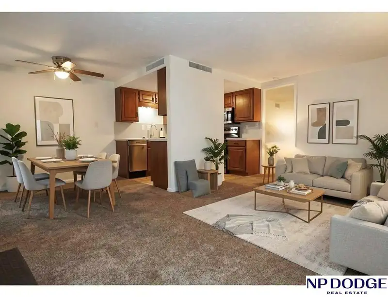 120 S 38 Avenue Apt 15 — photo
