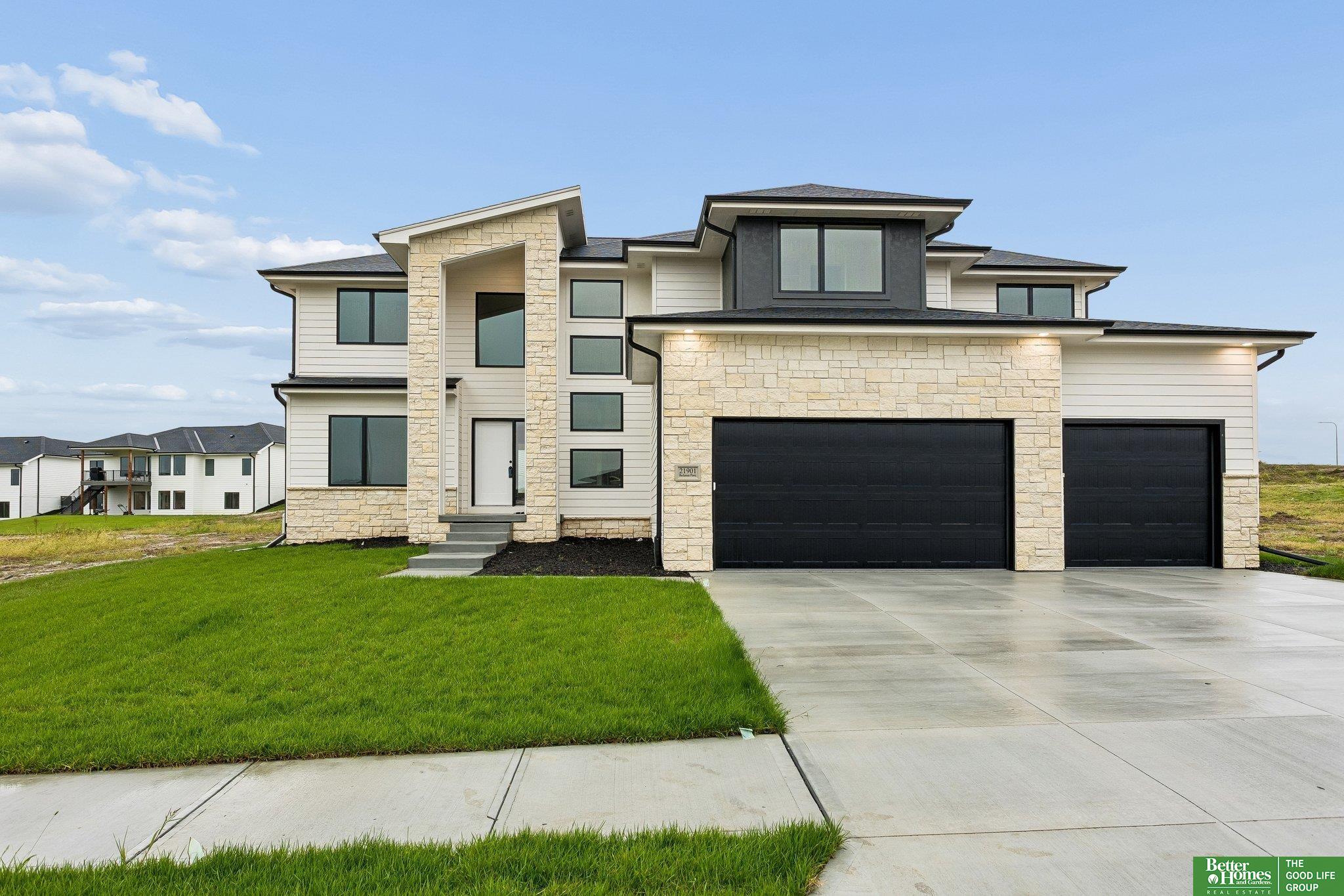 21901 Buchanan Parkway — photo