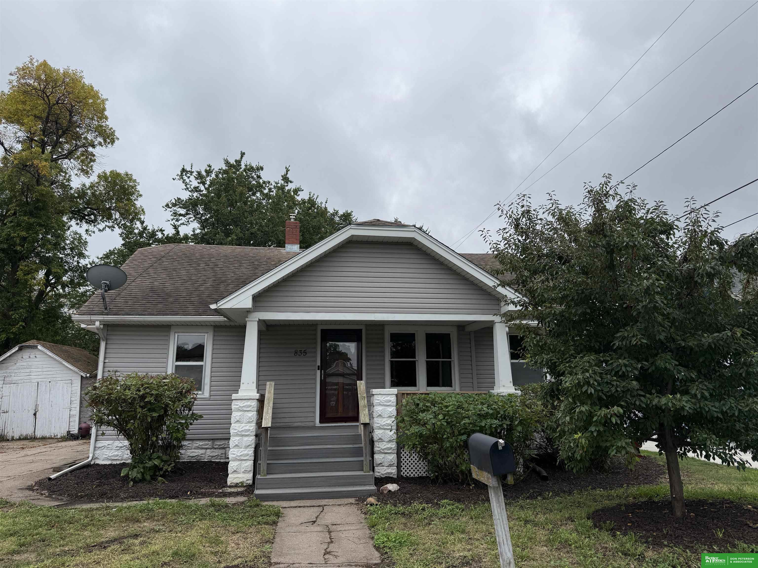 835 W 8th Street — photo