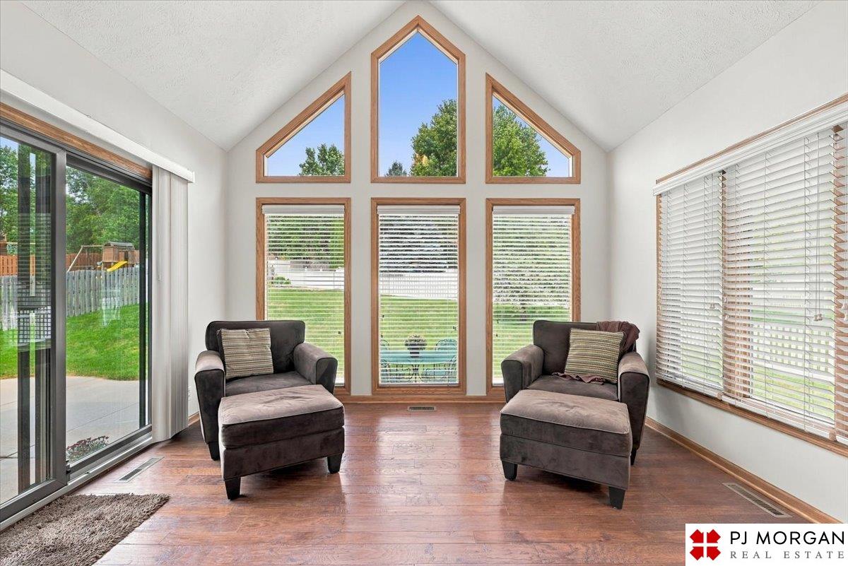 17622 Monroe Street — photo