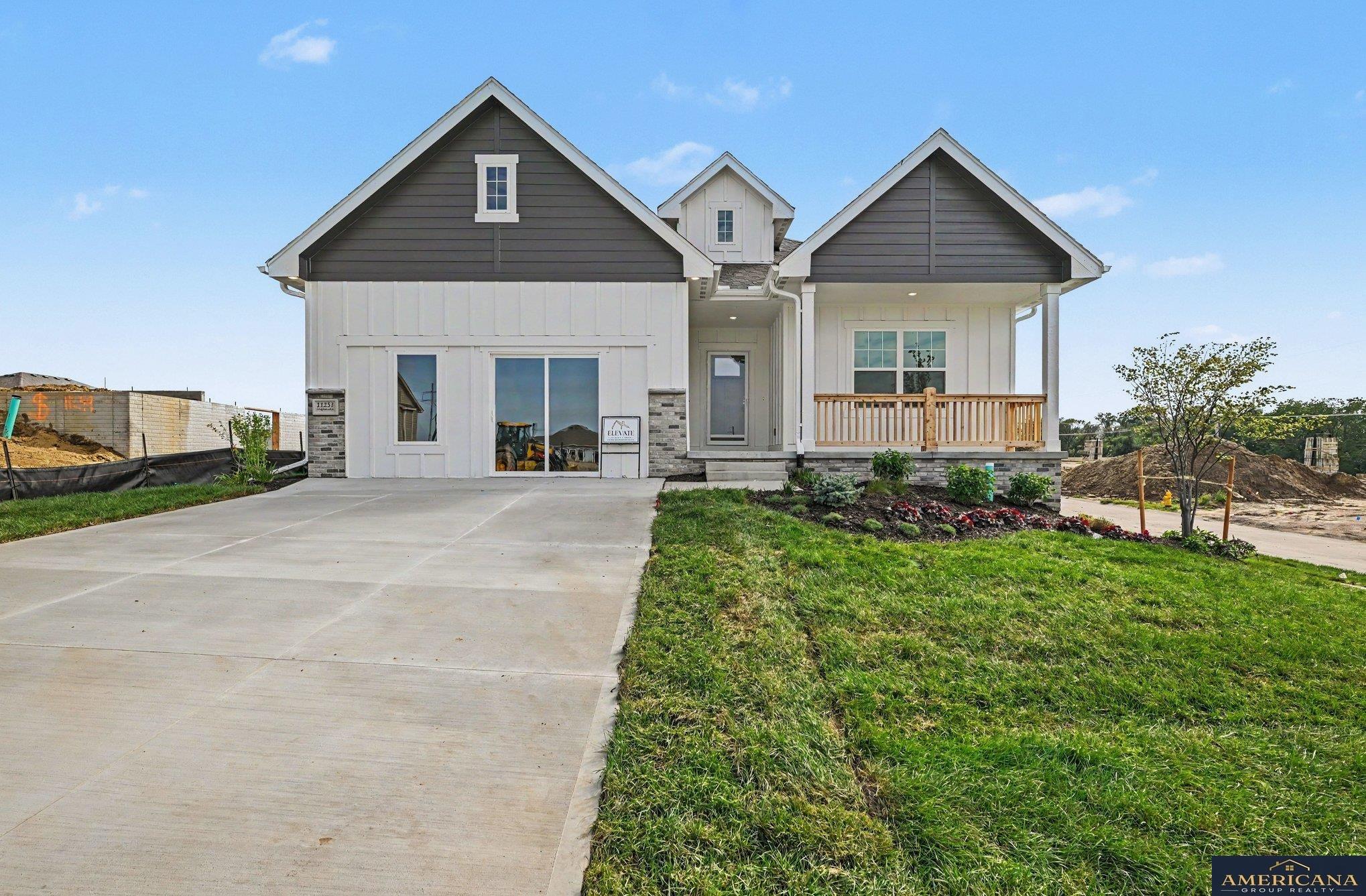 17526 Willit Street, Bennington, NE 68007 — photo 2