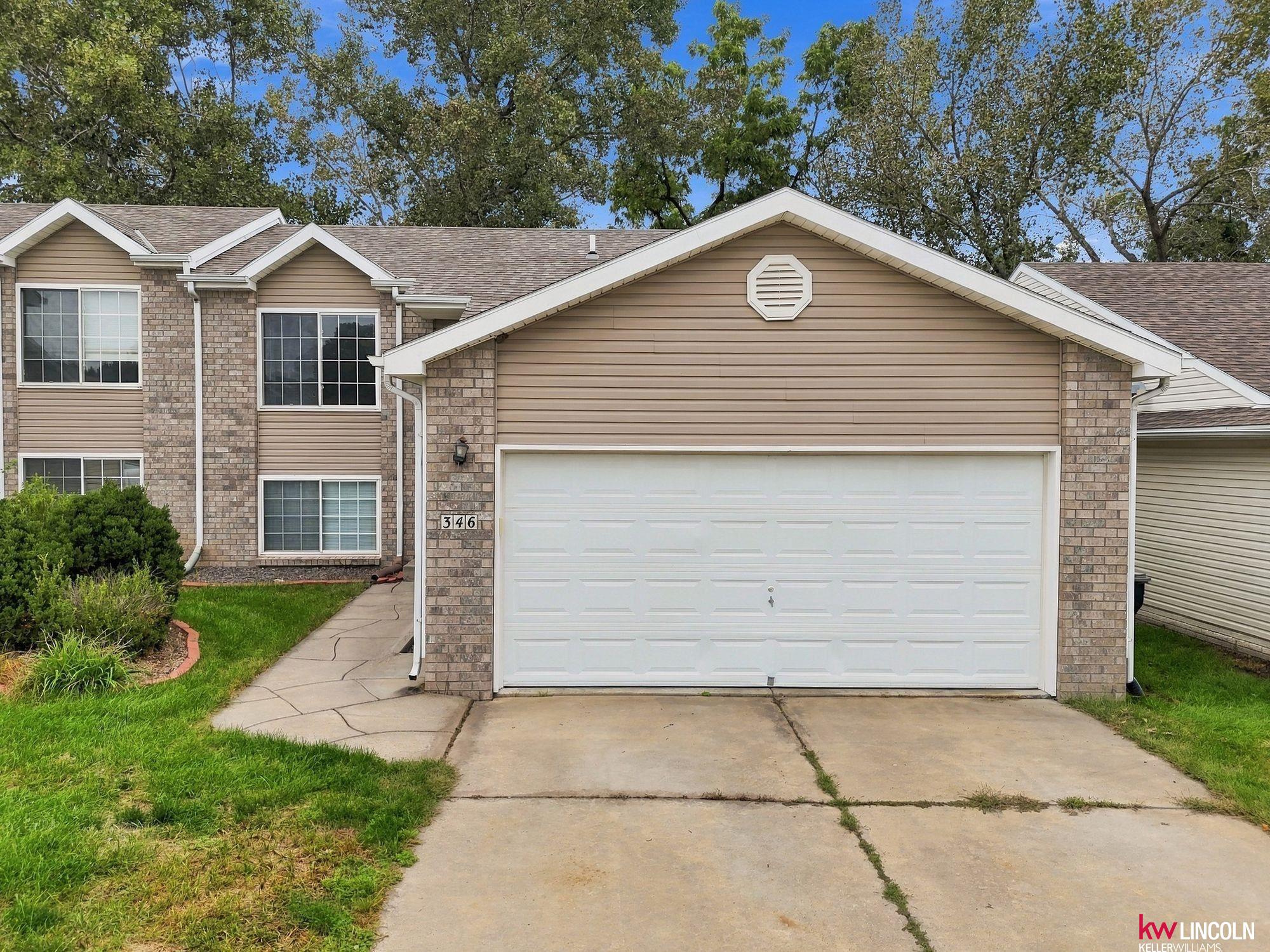 346 W Irving Street — photo