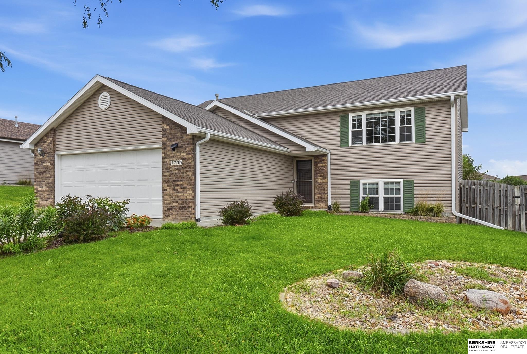 1733 NW Flader Court — photo