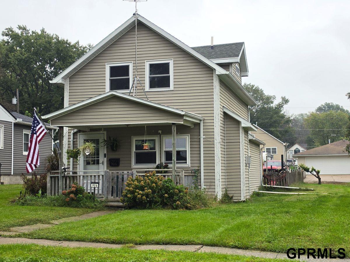 906 Linn Street — photo
