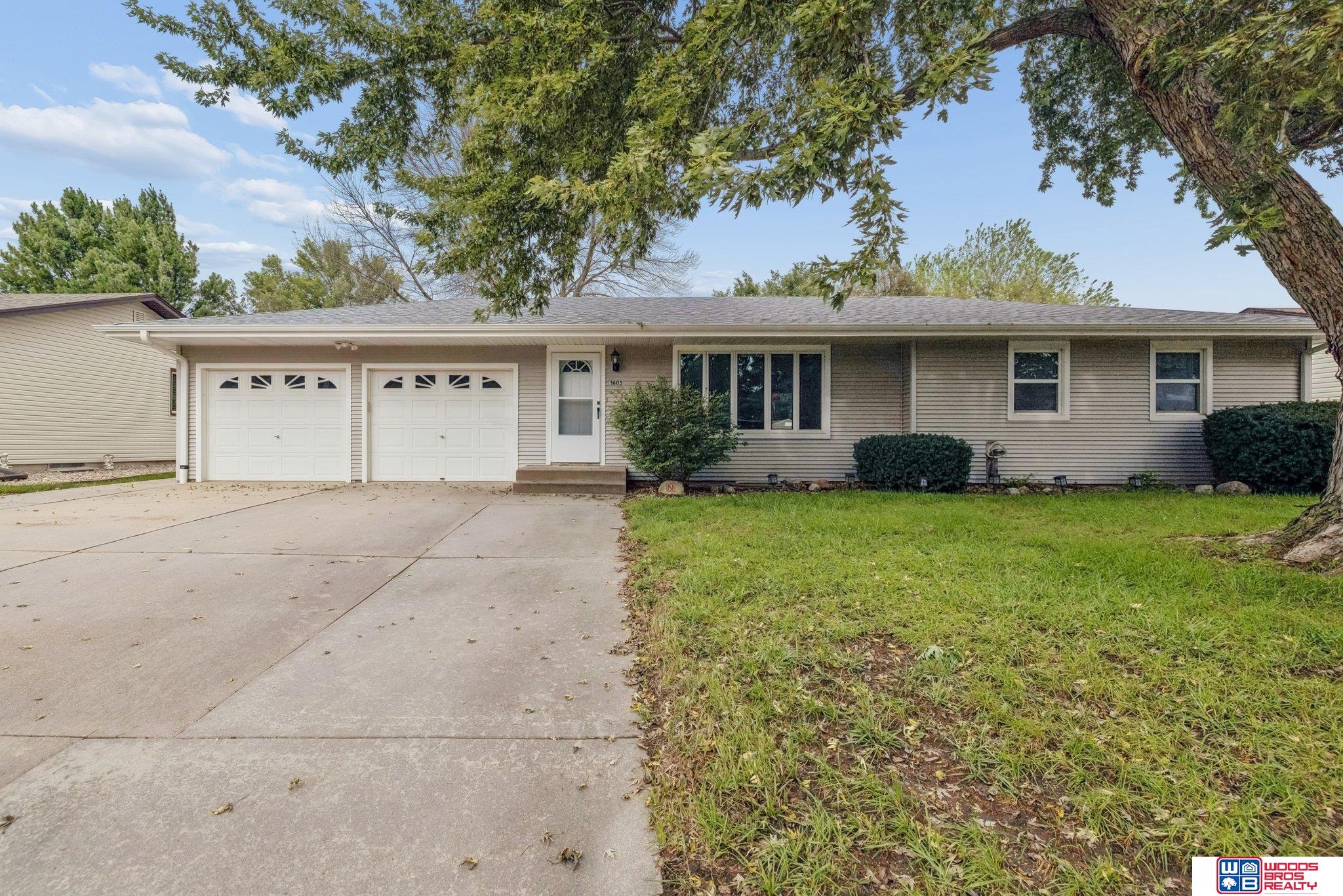 1605 E Lawn Plaza Drive — photo