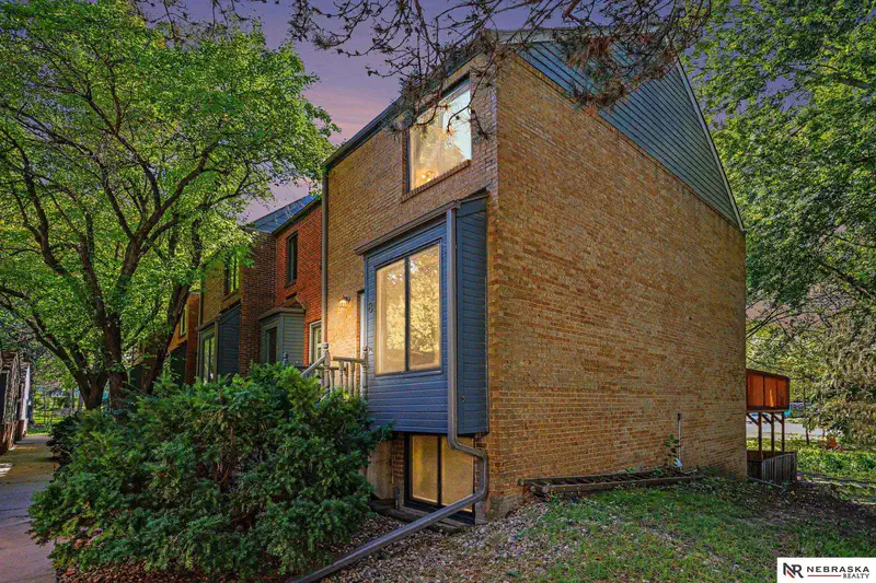 5809 Berkeley Drive #8 — photo