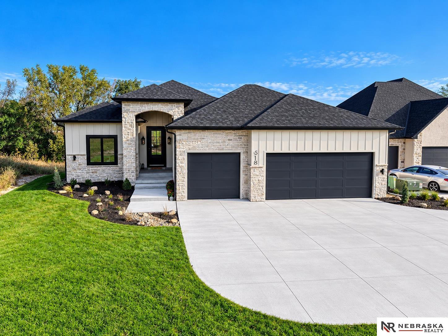 518 Courtyard Court — photo