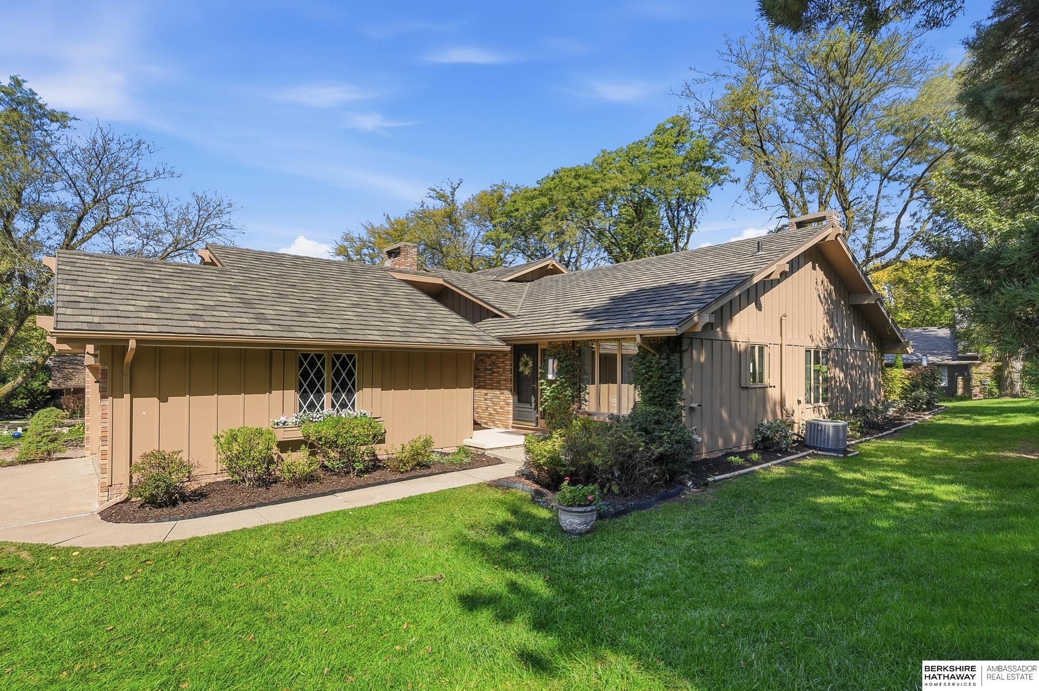 10262 Fieldcrest Drive — photo