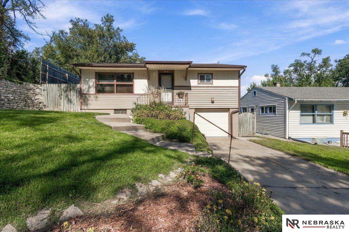 3934 Laurel Avenue — photo