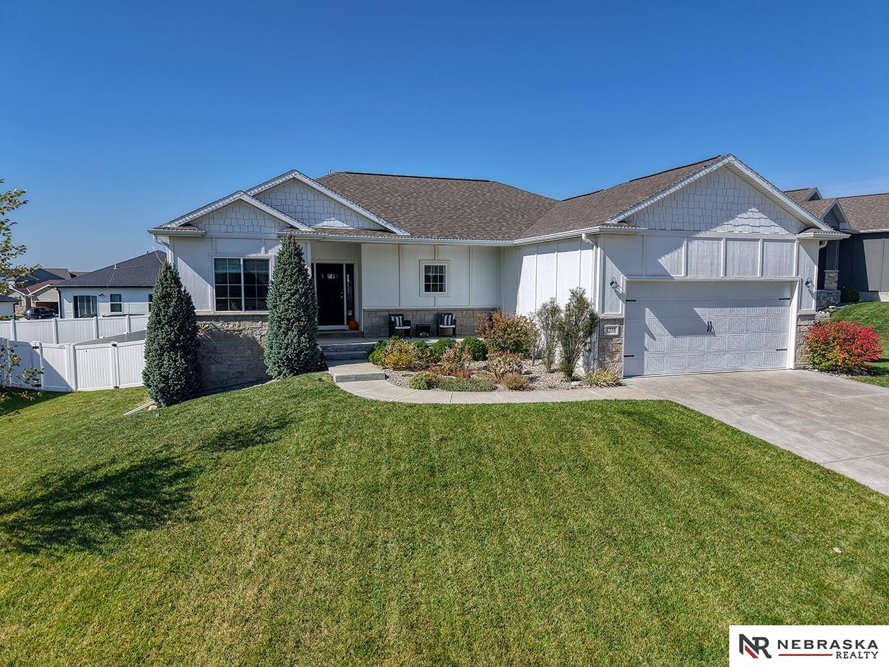1235 Oakview Drive — photo