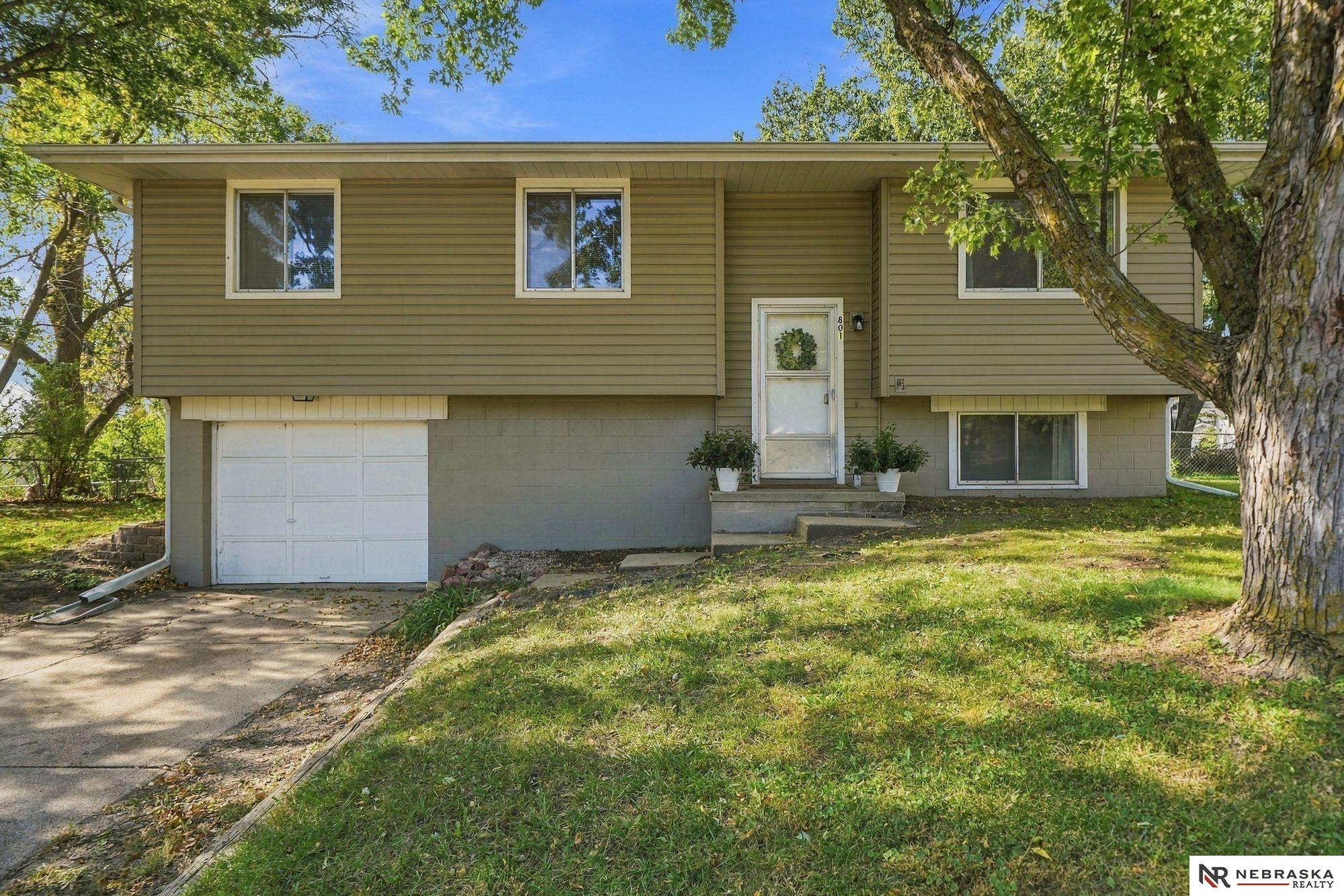 801 Prairie Court — photo