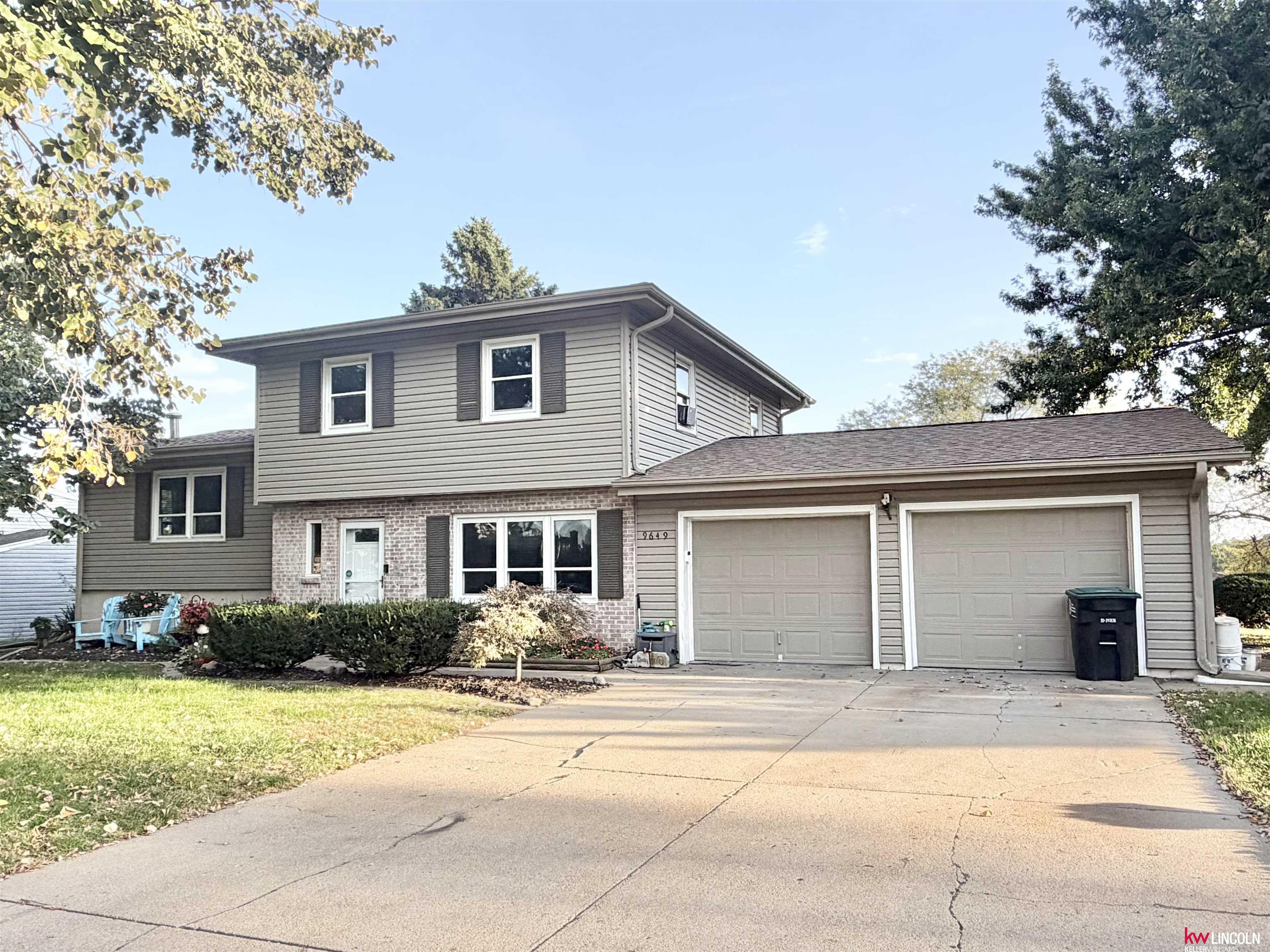 9649 Sprague Street — photo